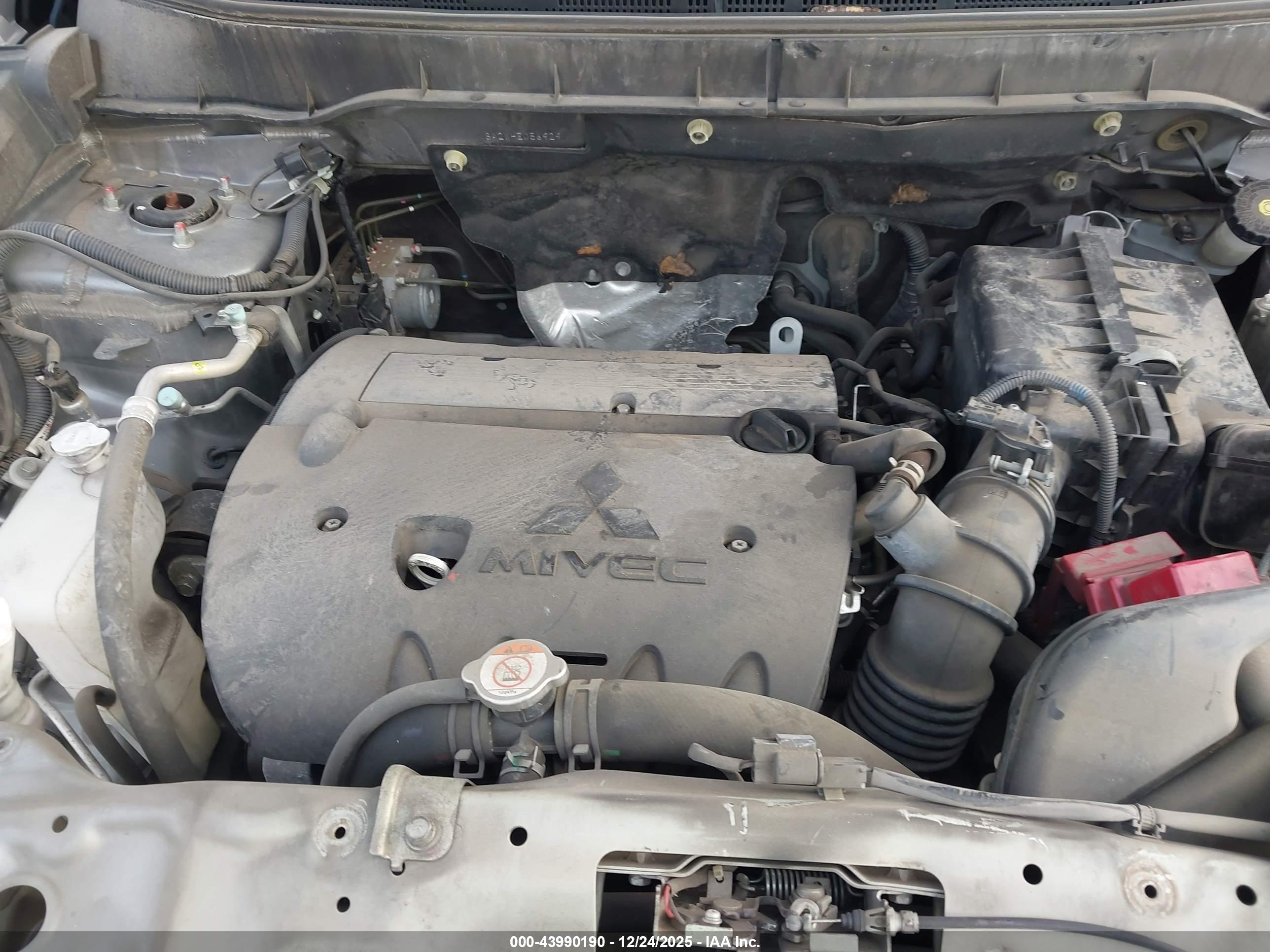 MITSUBISHI OUTLANDER image 10