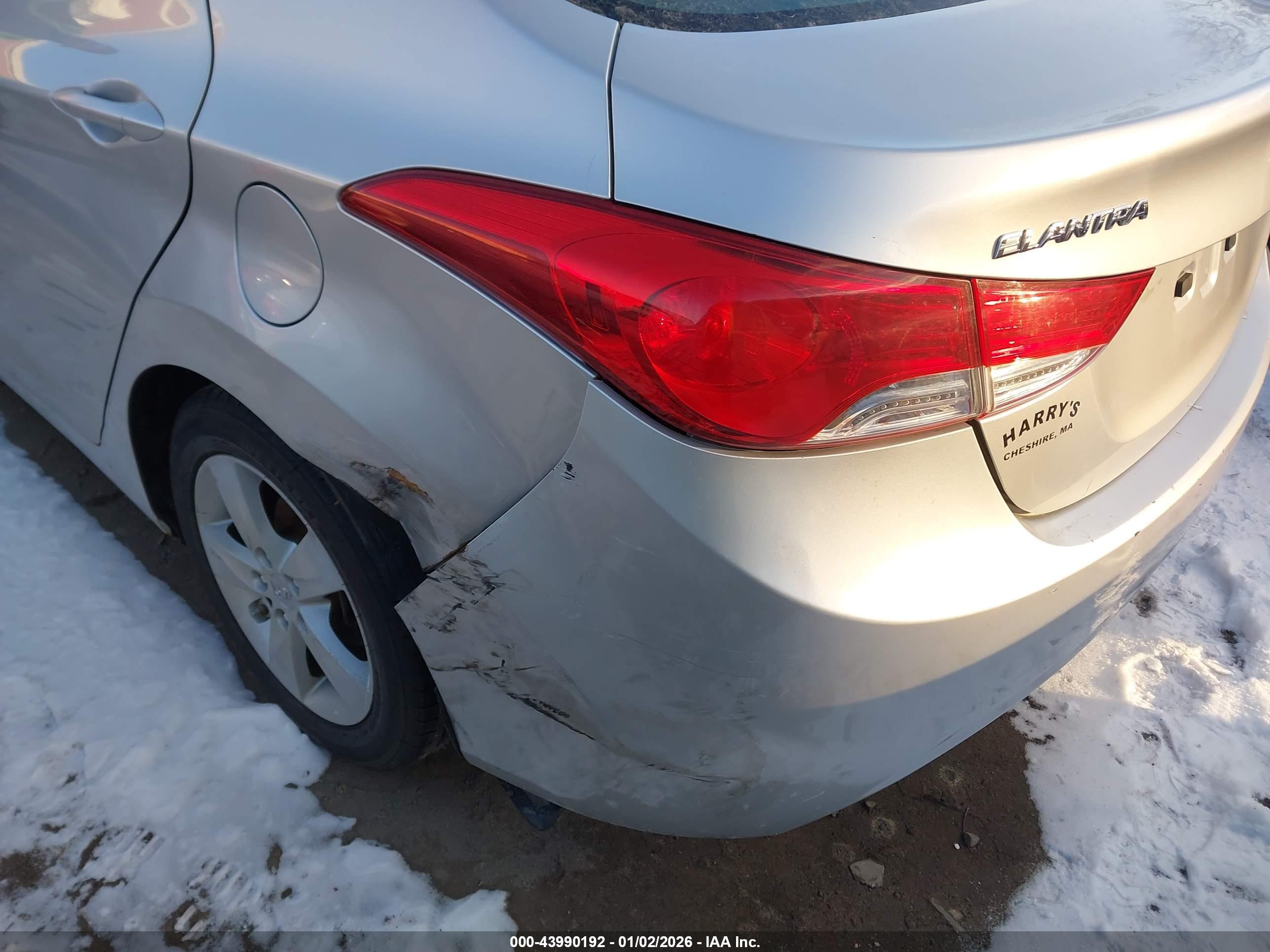 HYUNDAI ELANTRA image 6