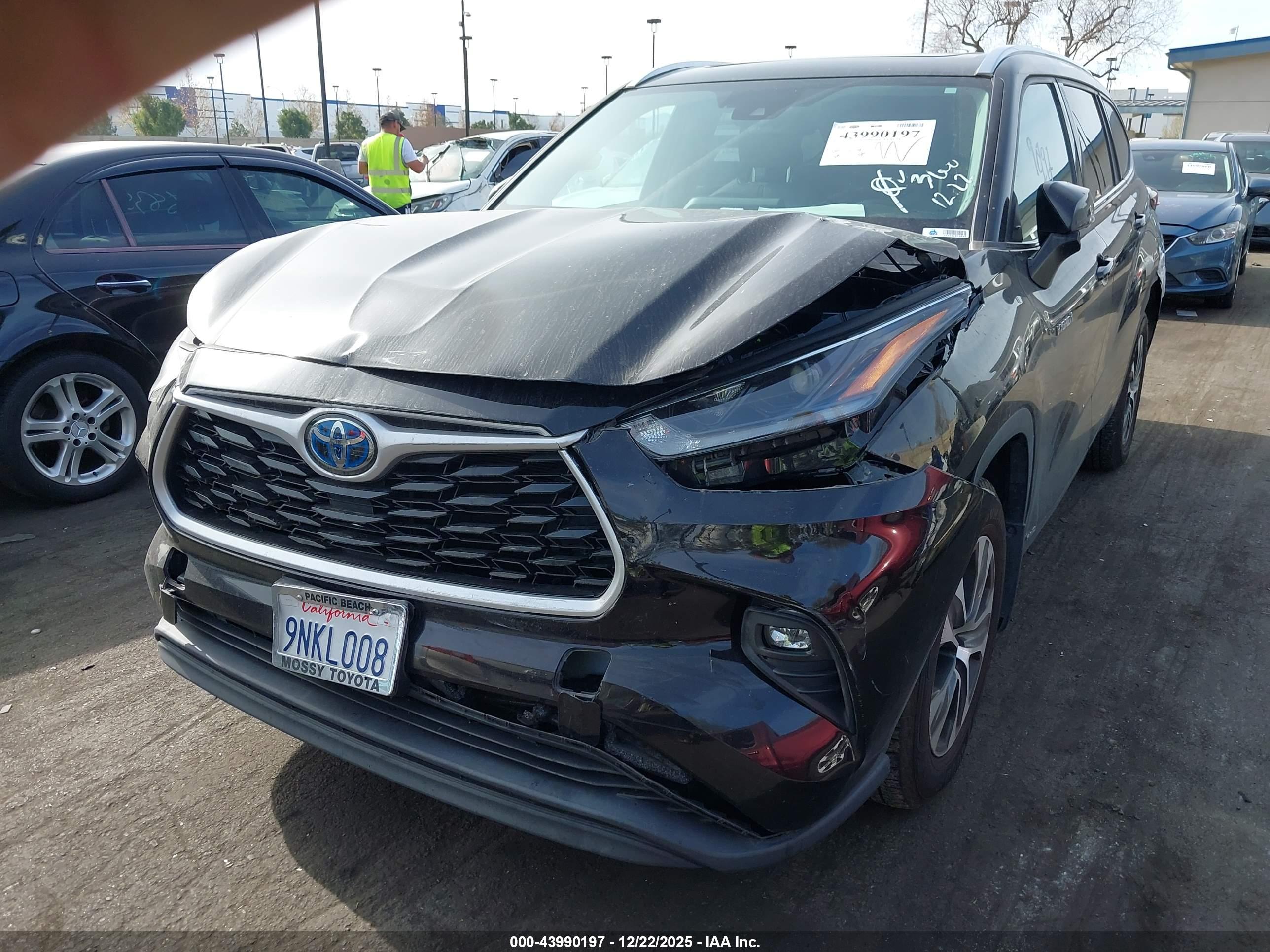 TOYOTA HIGHLANDER image 6