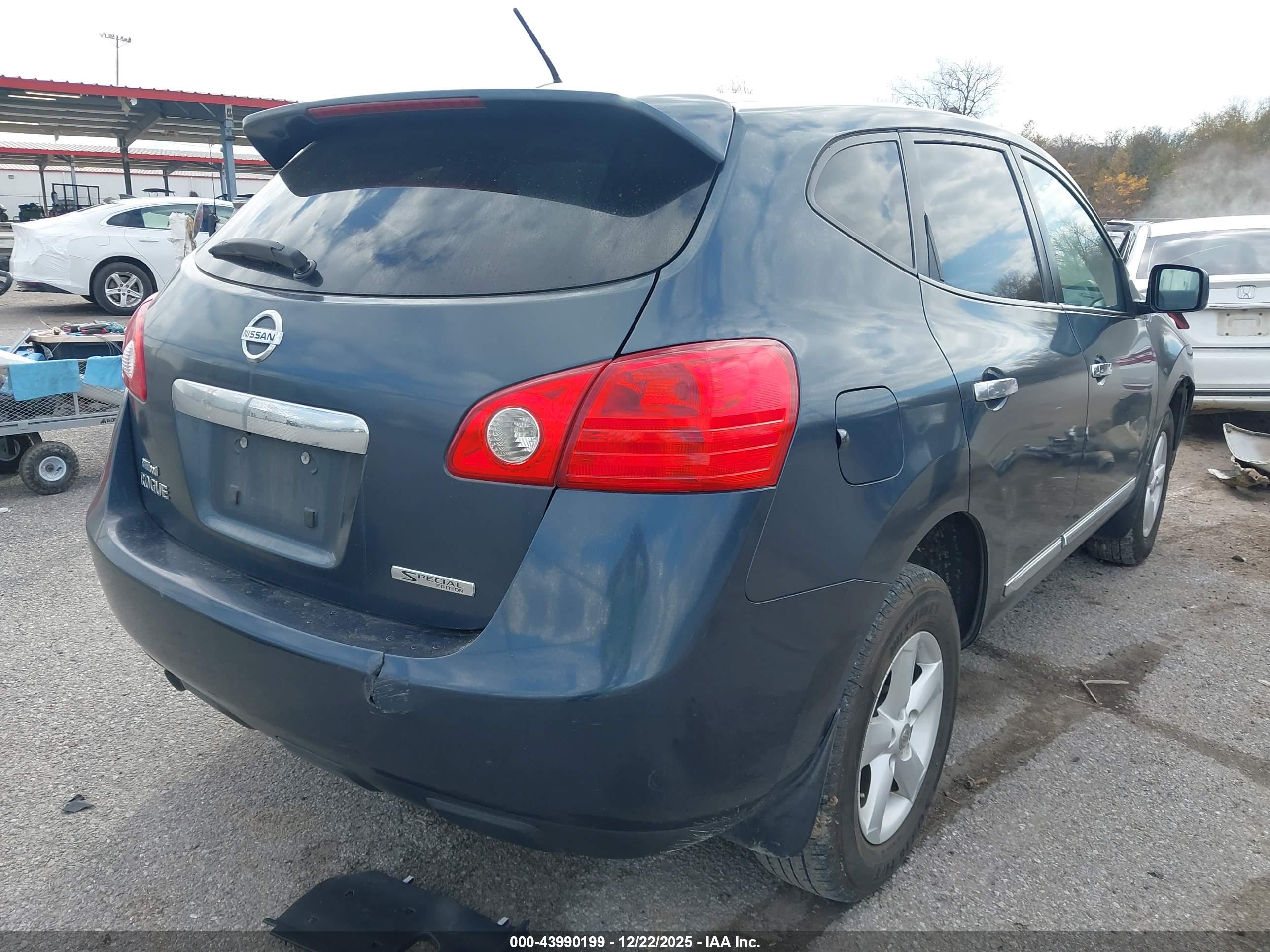 NISSAN ROGUE image 4
