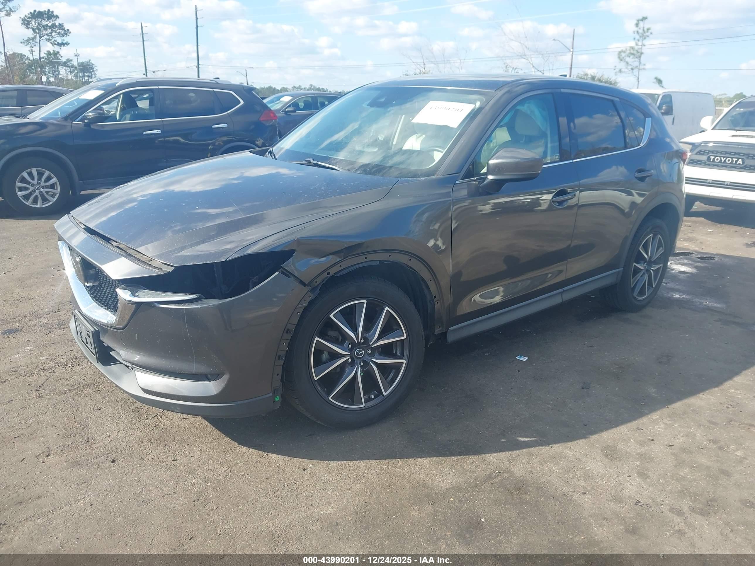 MAZDA CX-5 image 2