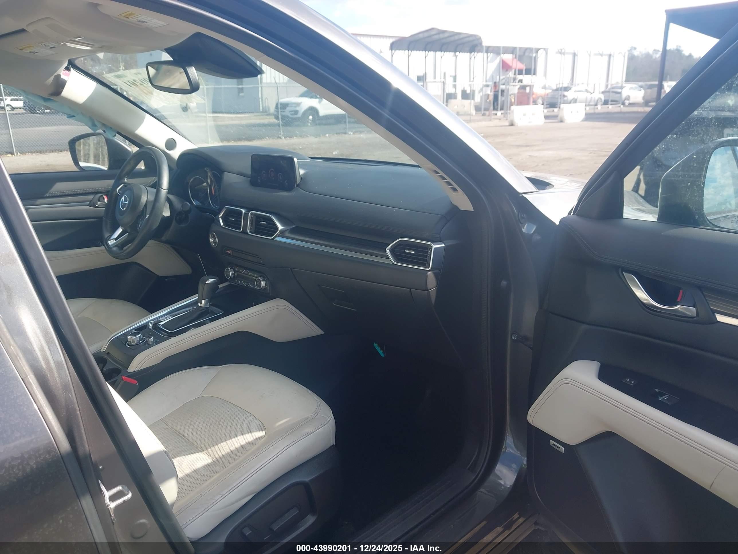 MAZDA CX-5 image 5
