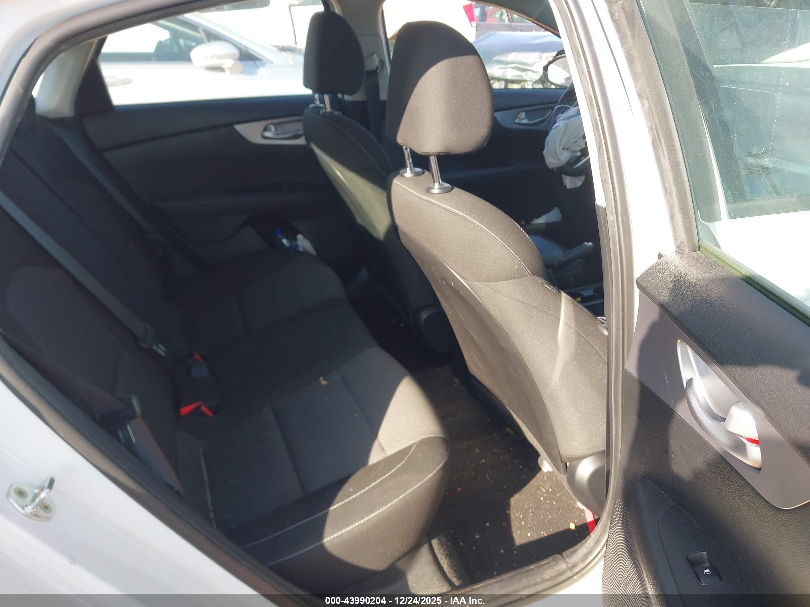 KIA FORTE image 8