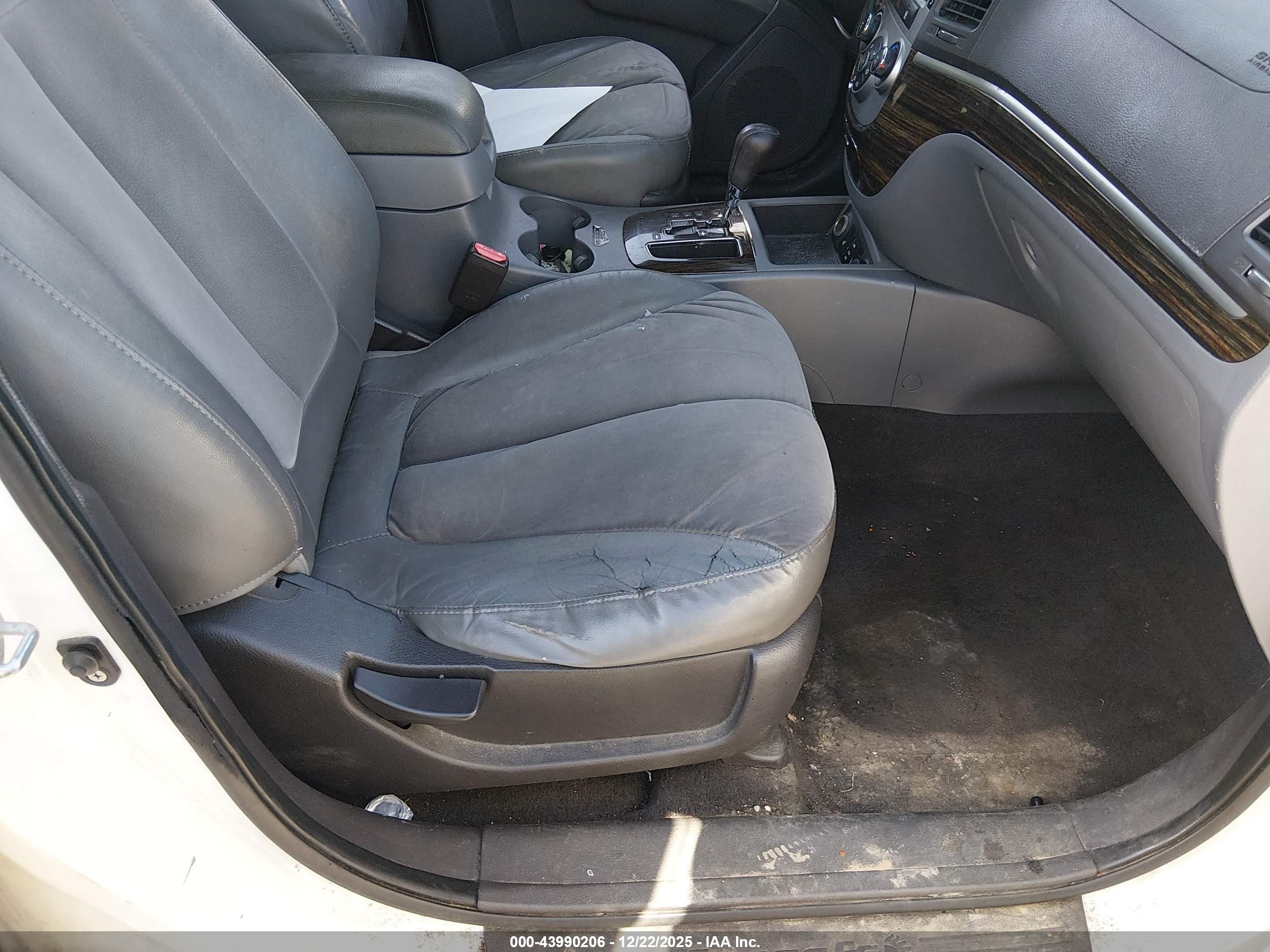 HYUNDAI SANTA image 5