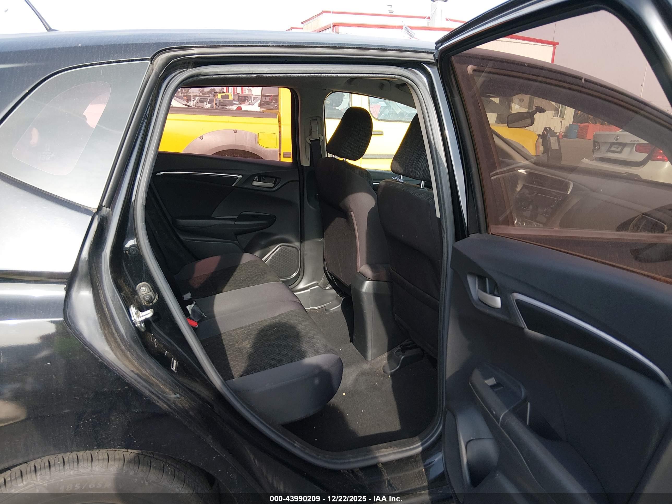 HONDA FIT image 8