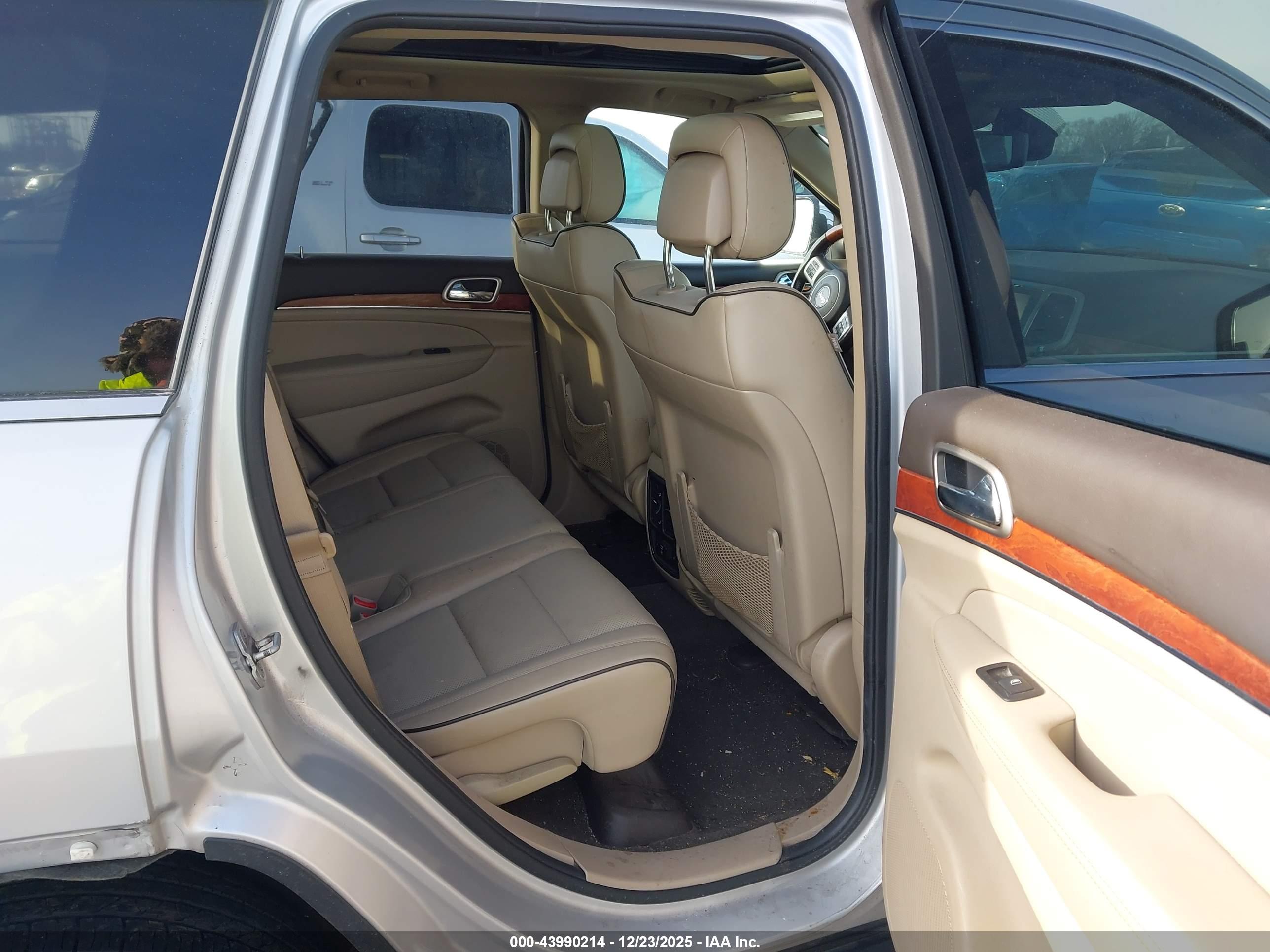 JEEP GRAND image 8