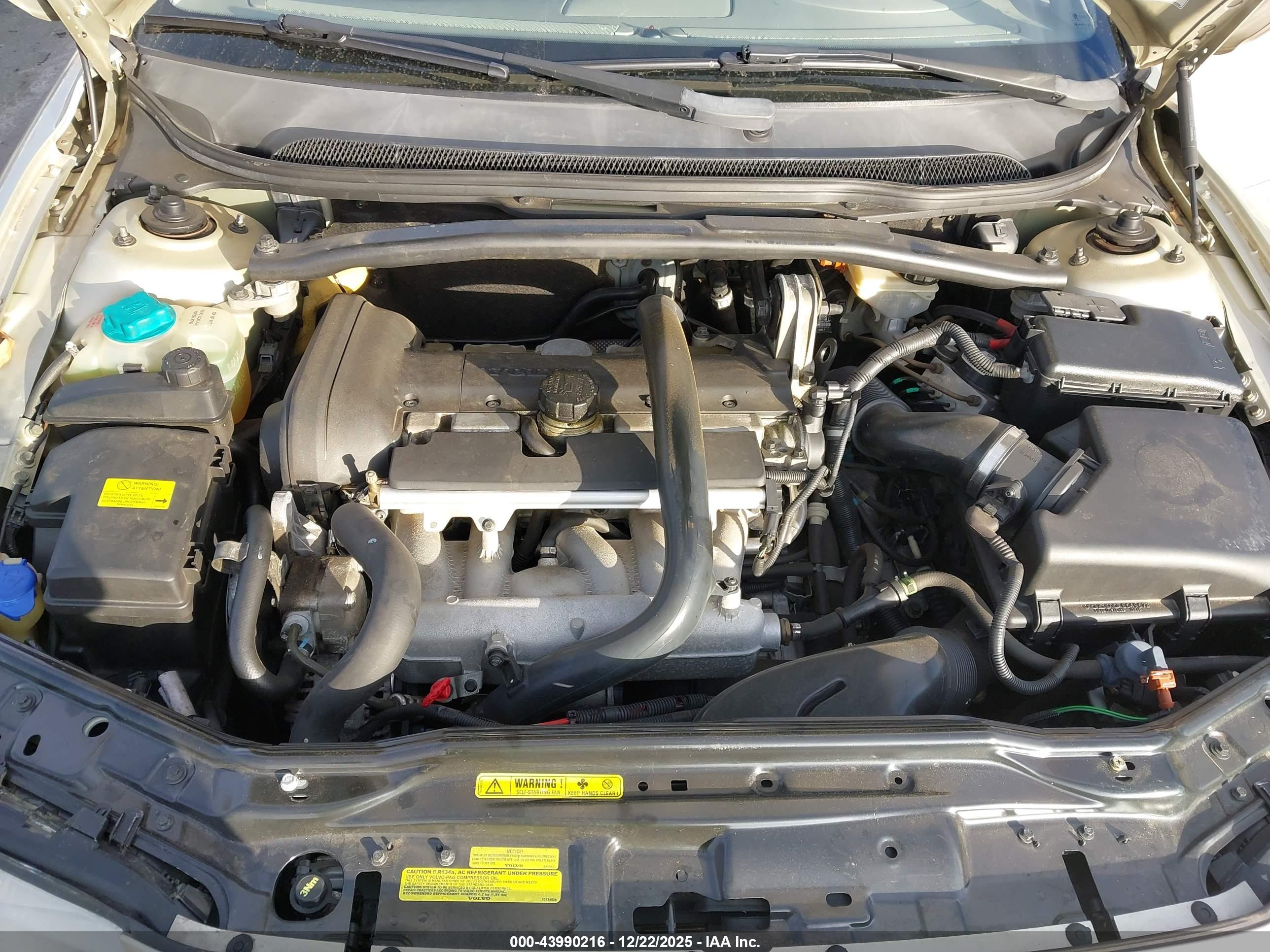 VOLVO V70 image 10