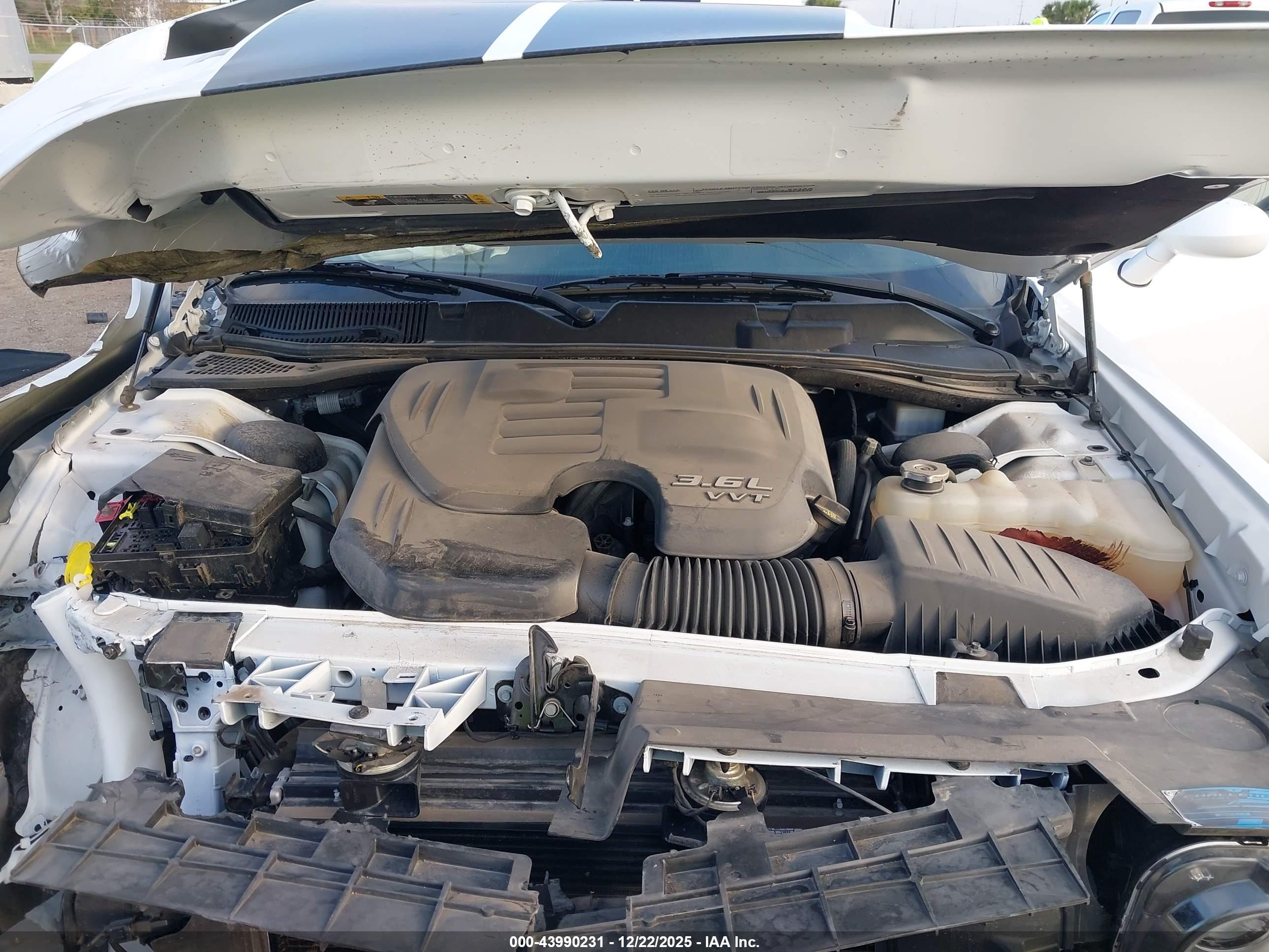 DODGE CHALLENGER image 10