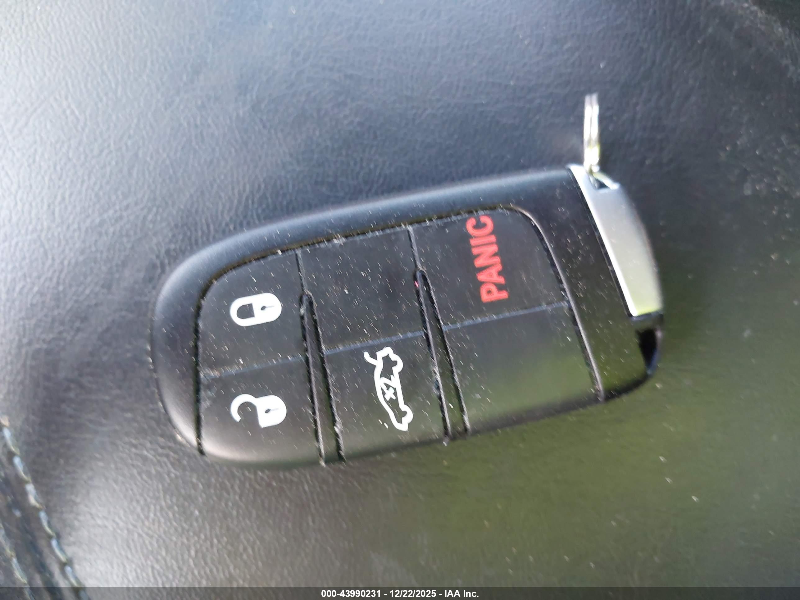 DODGE CHALLENGER image 11