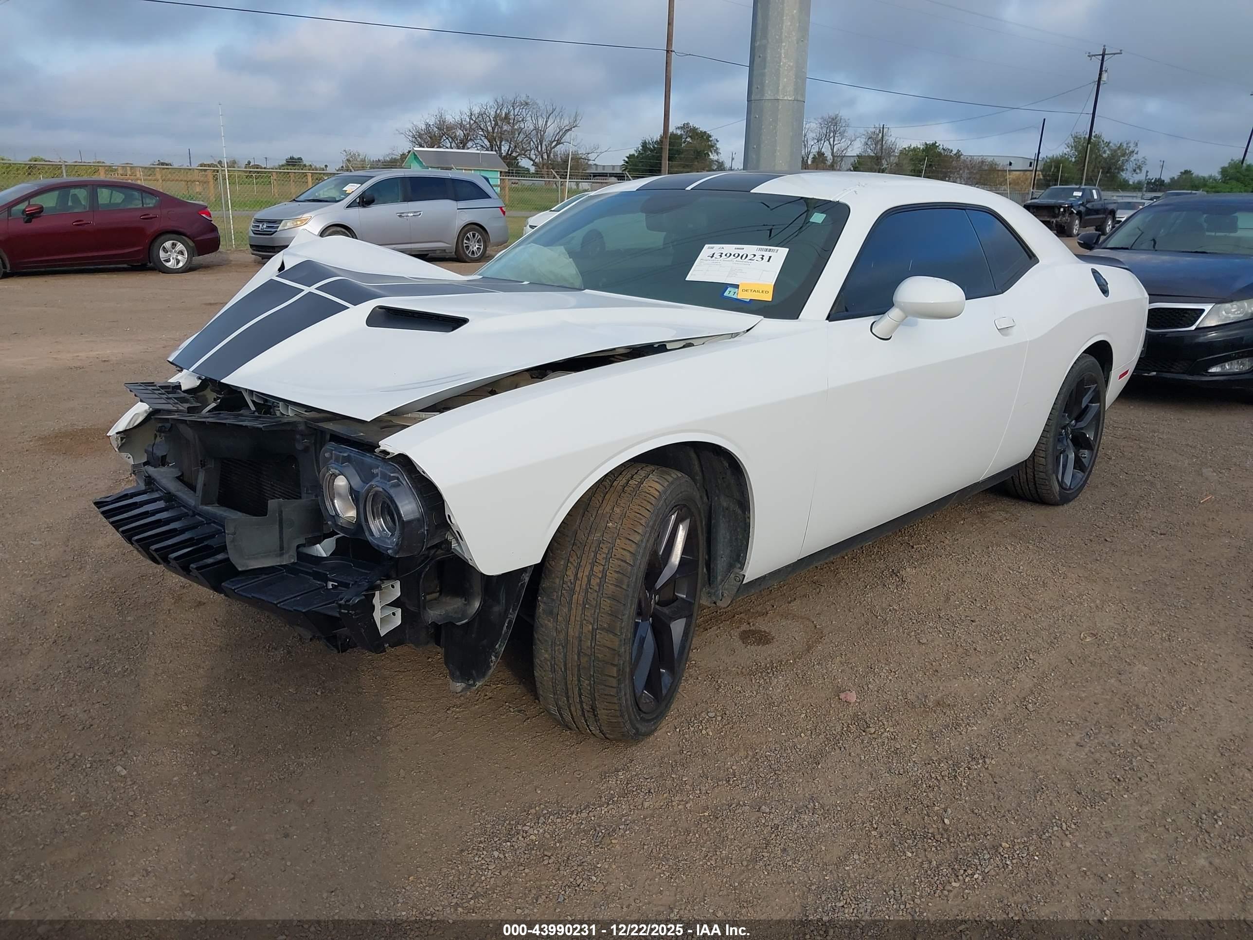 DODGE CHALLENGER image 2