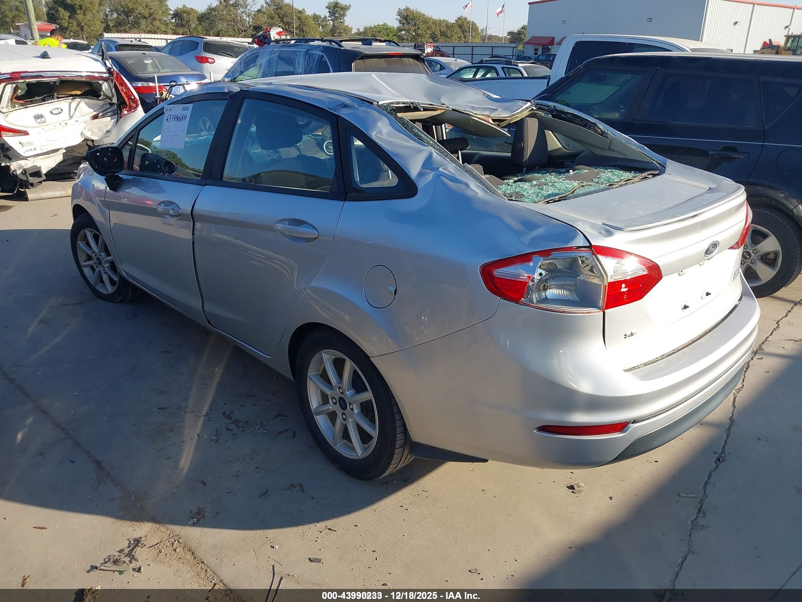 FORD FIESTA image 3