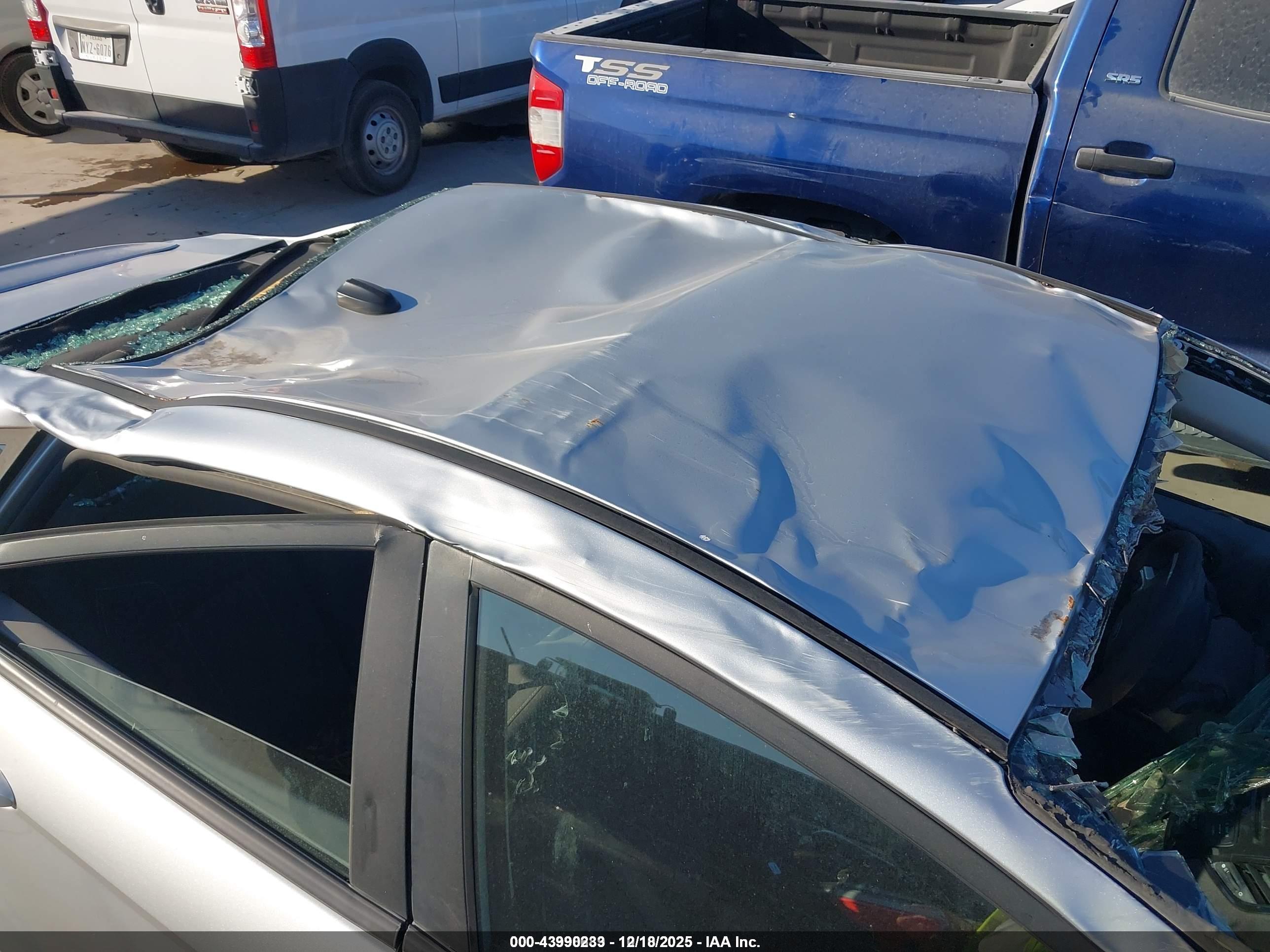 FORD FIESTA image 6
