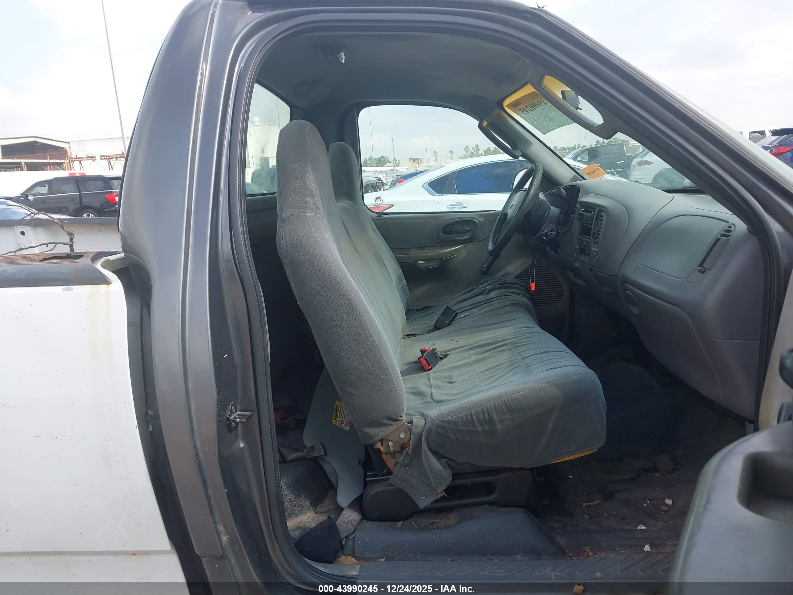 FORD F-150 image 8