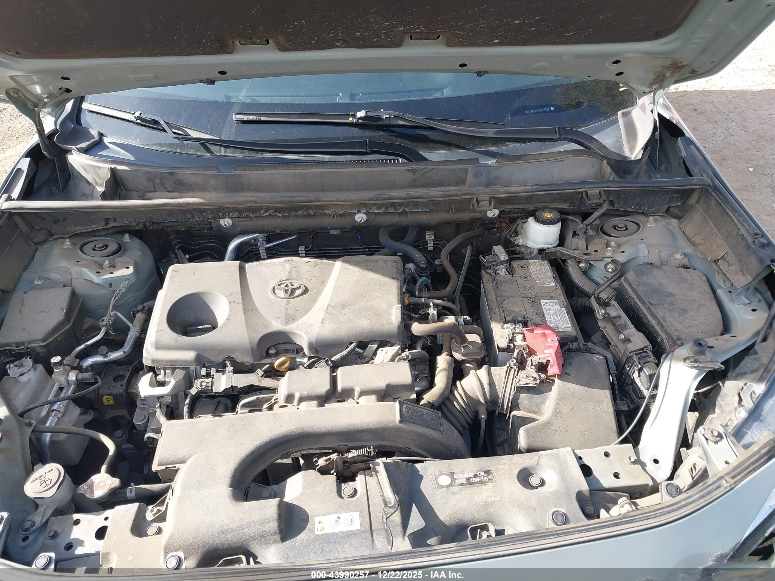 TOYOTA RAV4 image 10