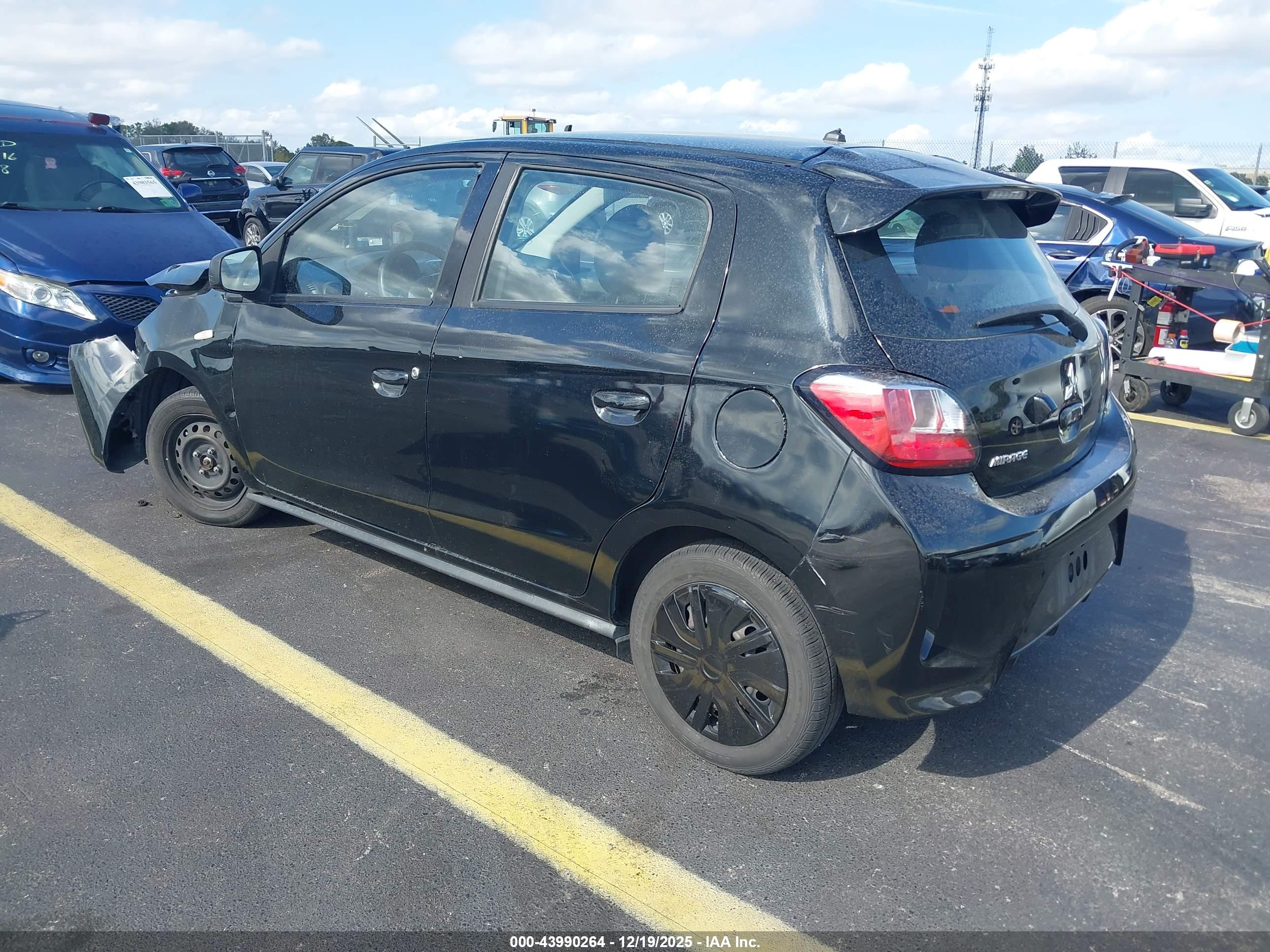 MITSUBISHI MIRAGE image 3