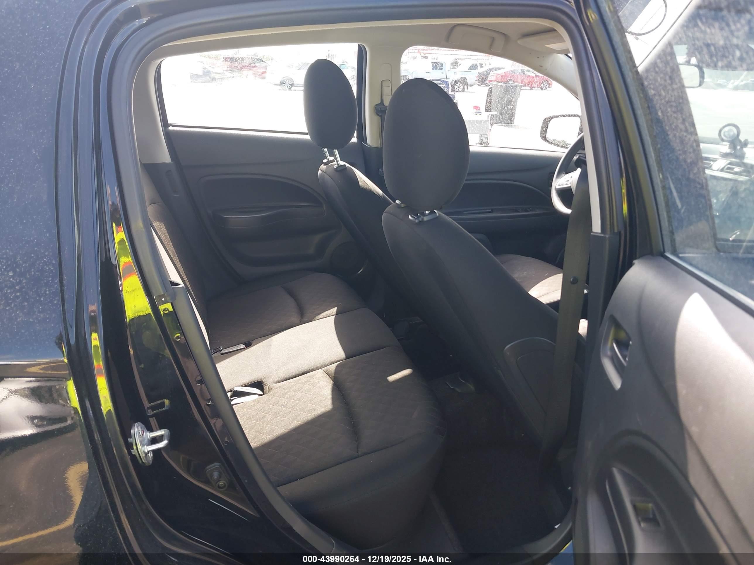 MITSUBISHI MIRAGE image 8