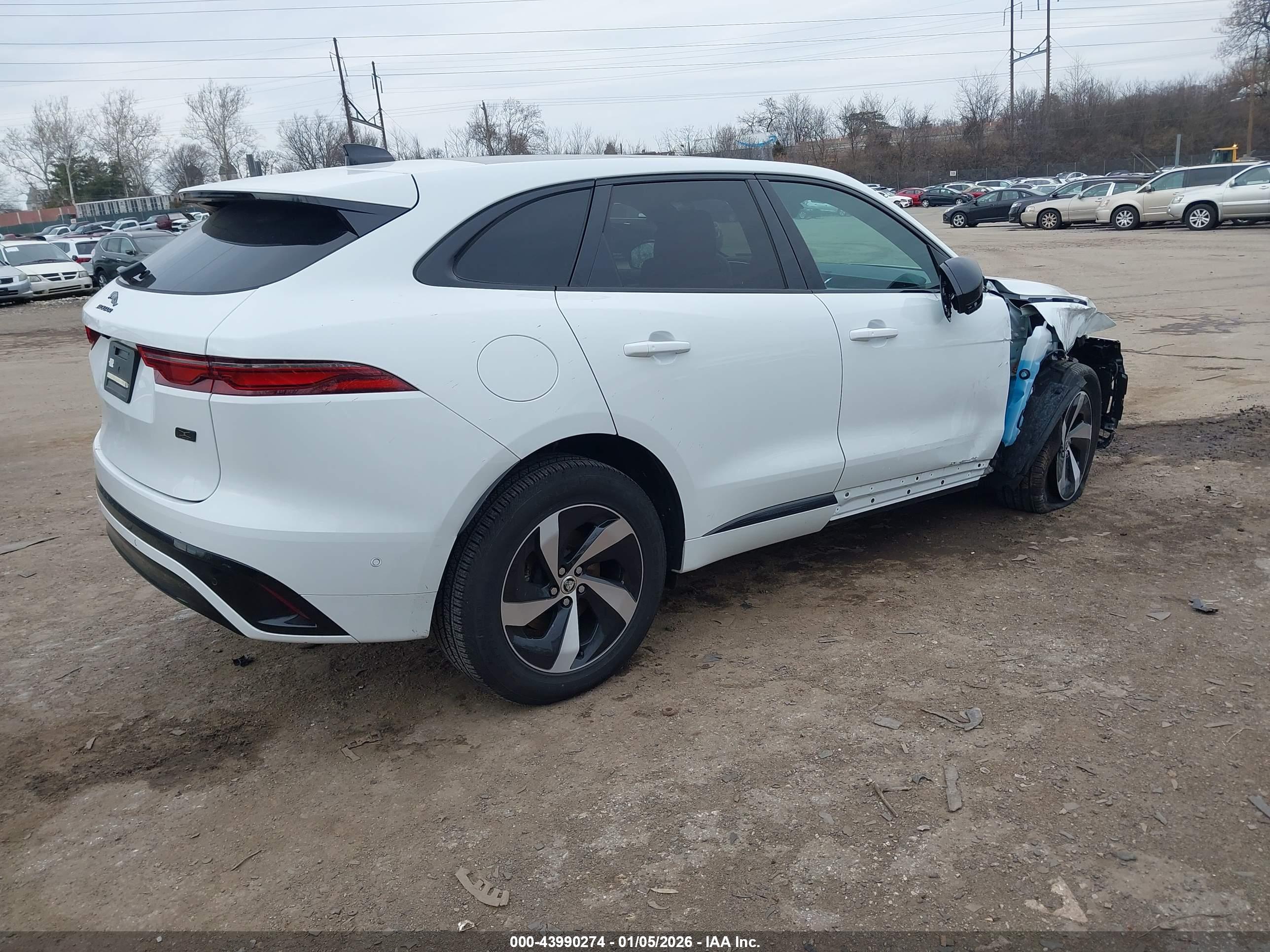 JAGUAR F-PACE image 4