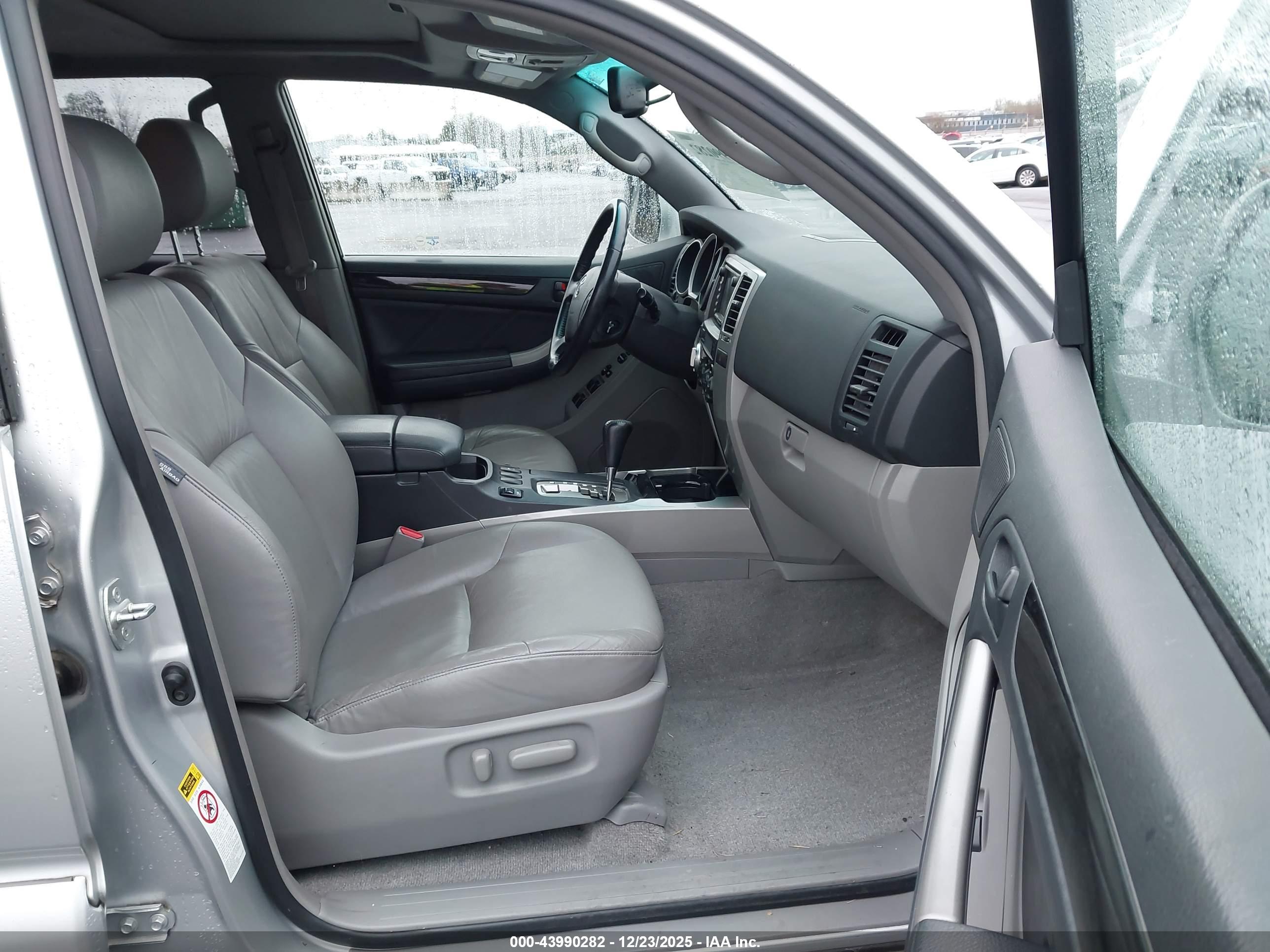 TOYOTA 4RUNNER image 5