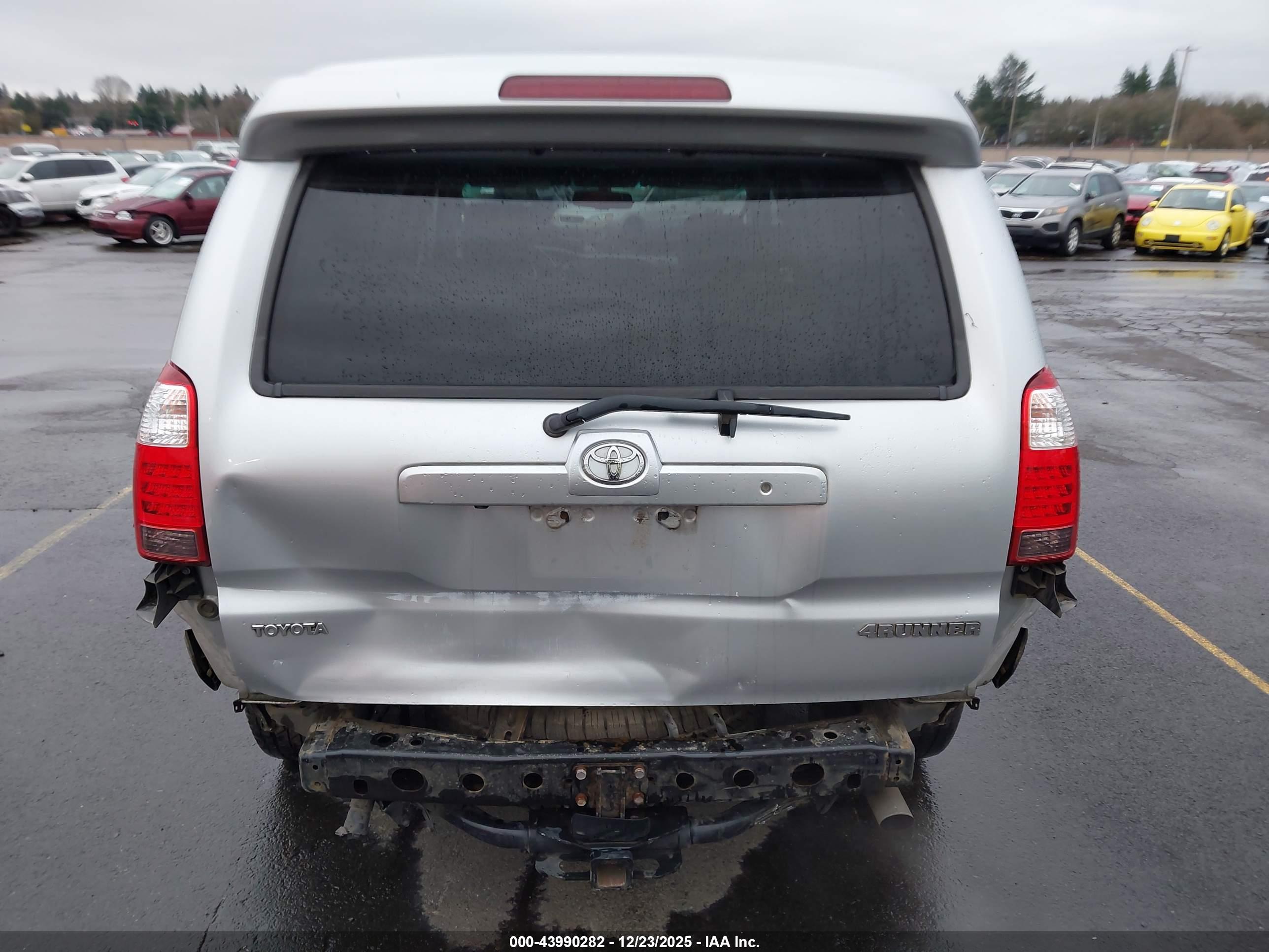 TOYOTA 4RUNNER image 6