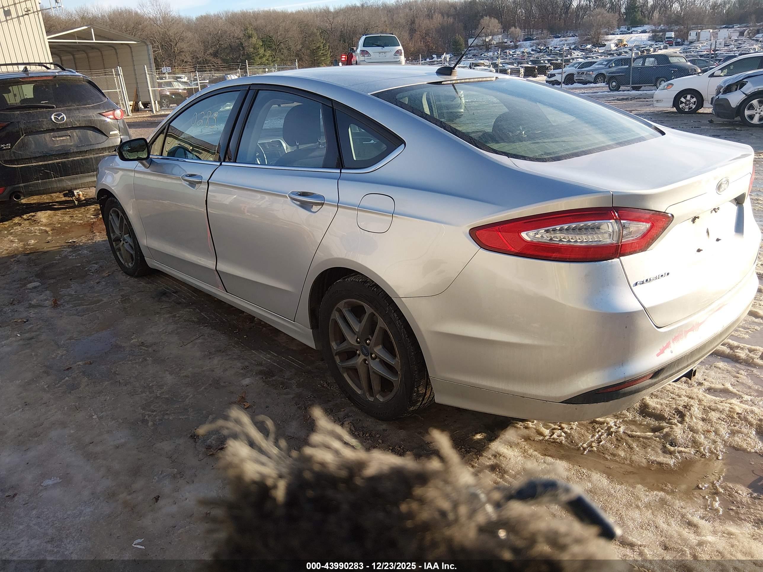 FORD FUSION image 3