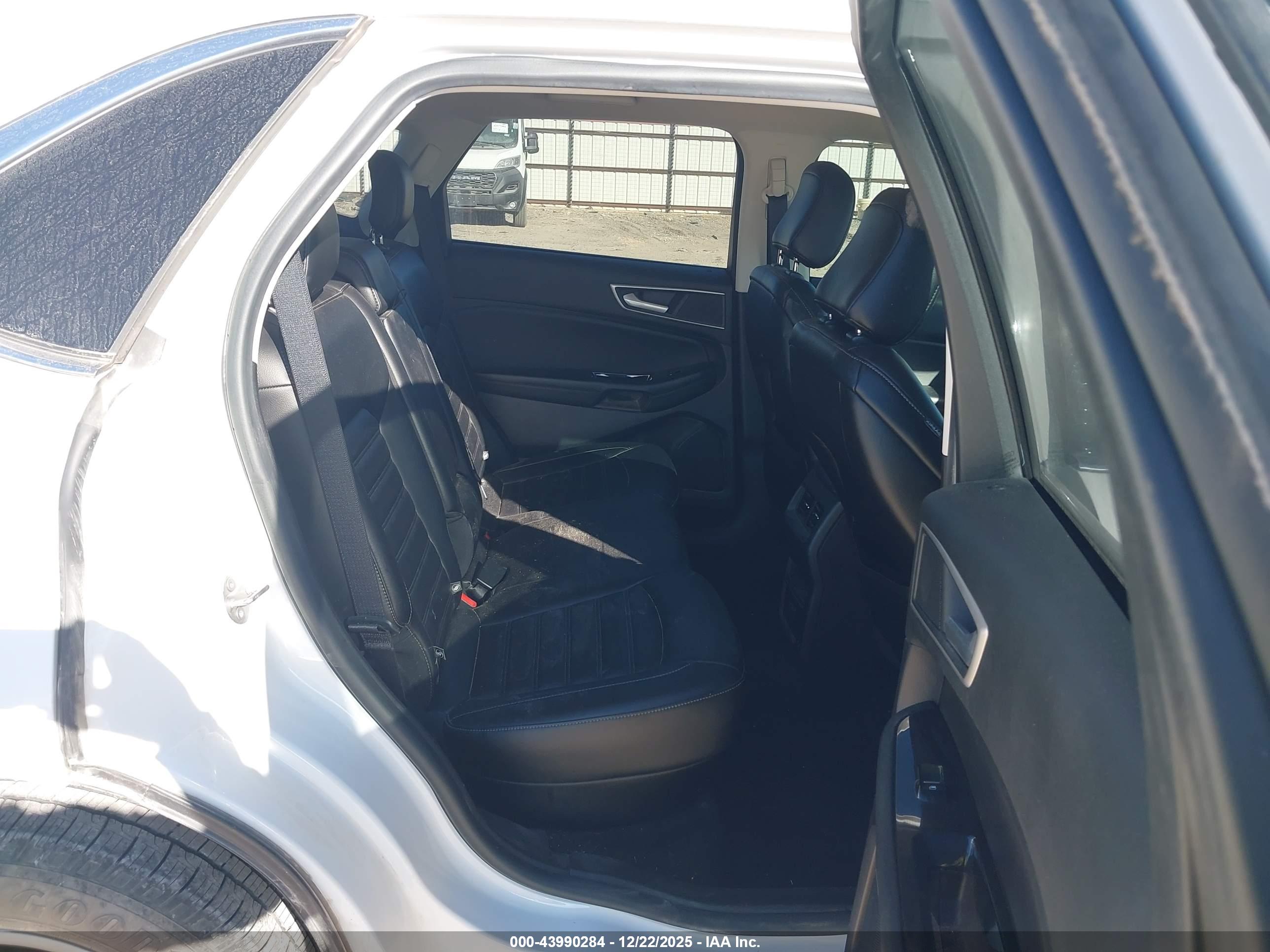 FORD EDGE image 8