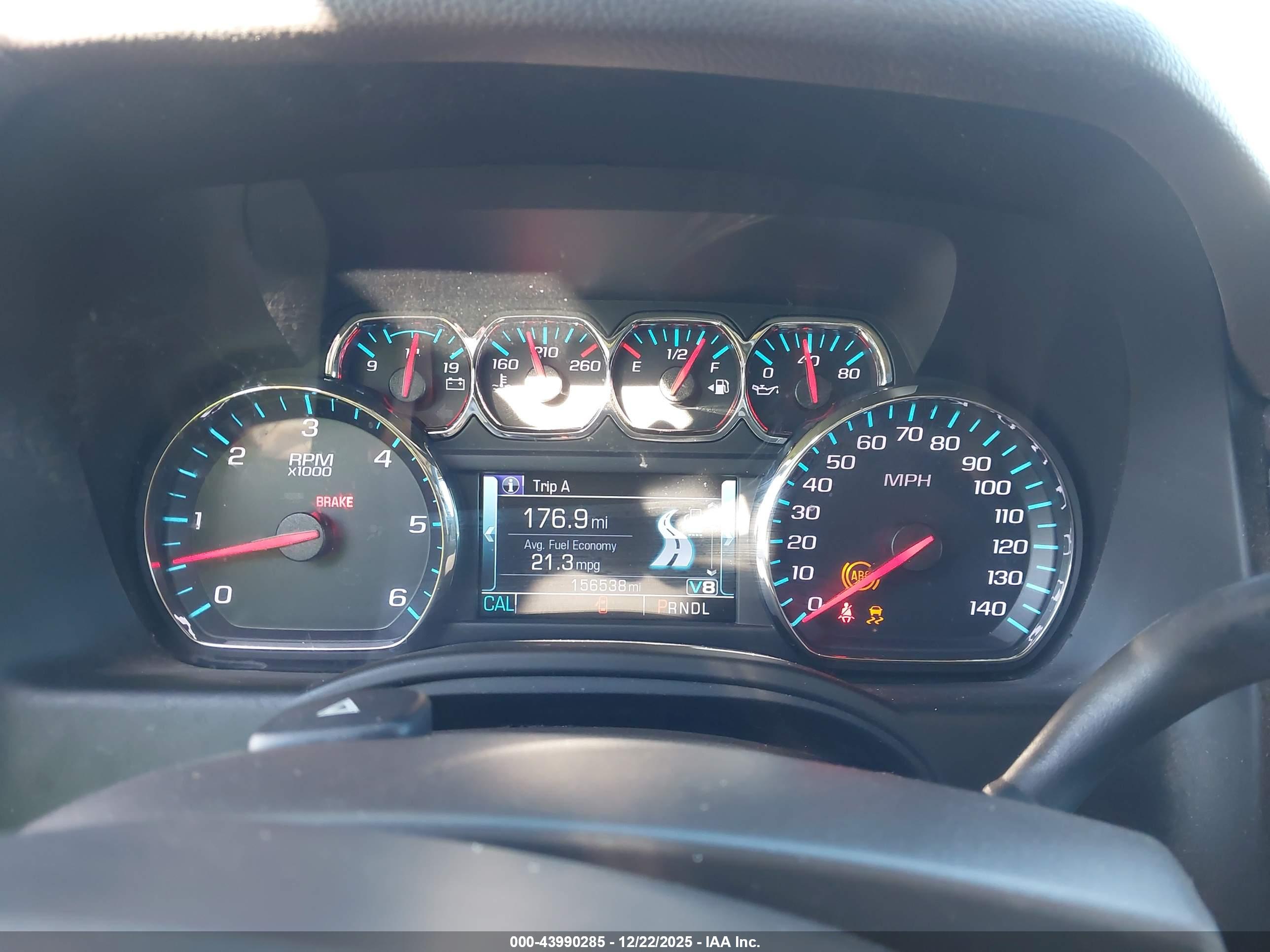 CHEVROLET TAHOE image 7