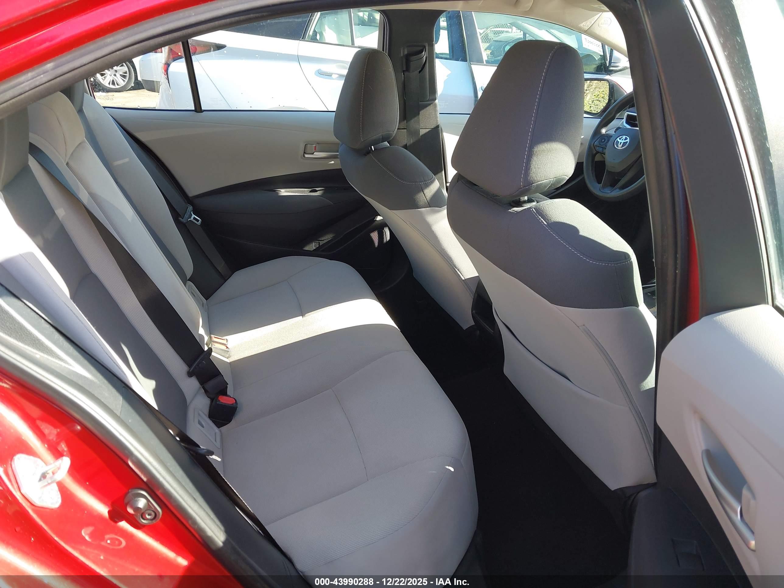 TOYOTA COROLLA image 8