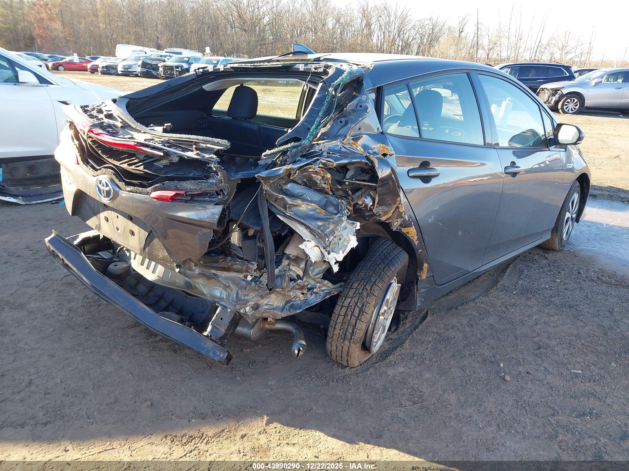 TOYOTA PRIUS image 4