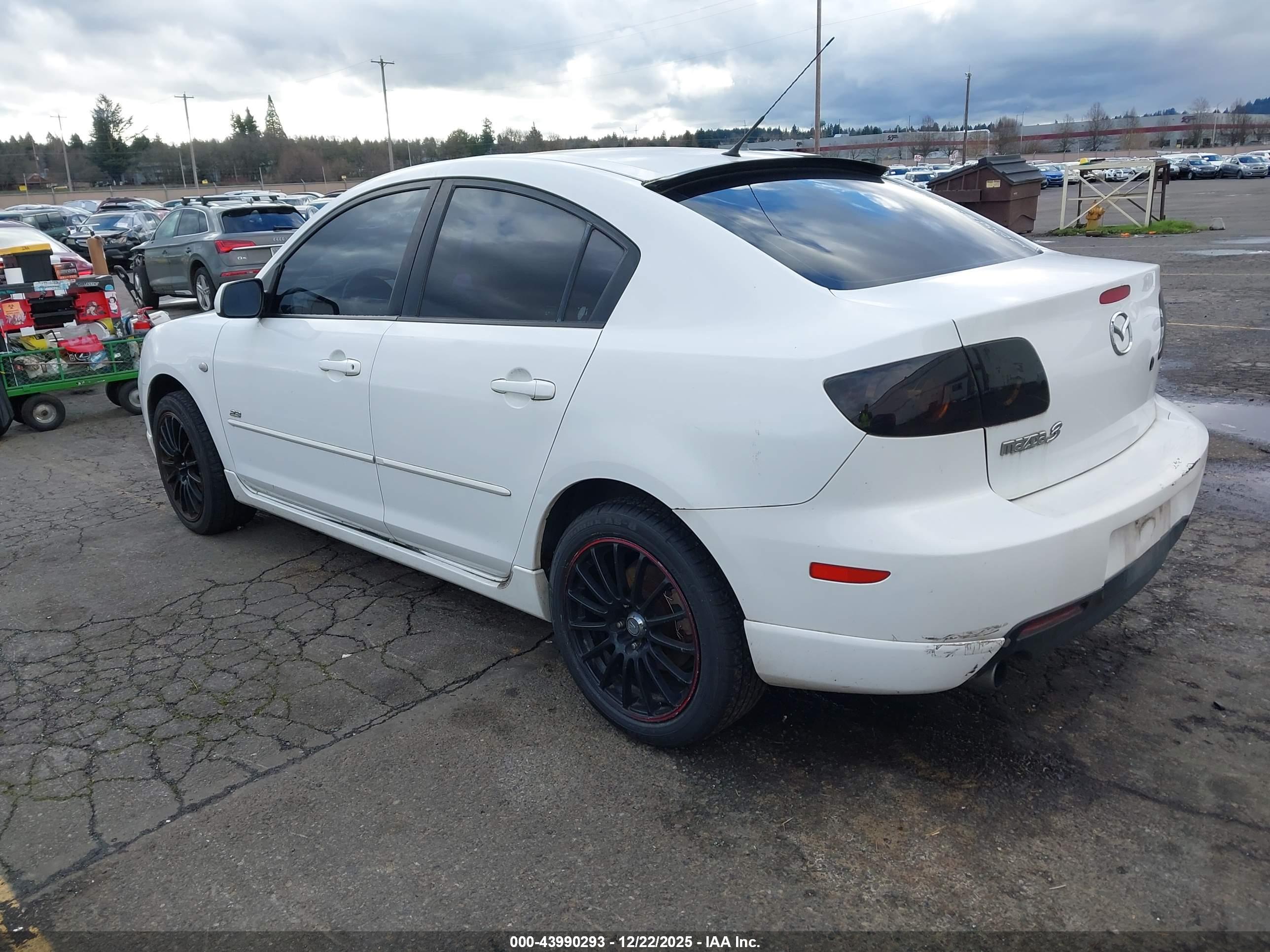 MAZDA MAZDA3 image 3