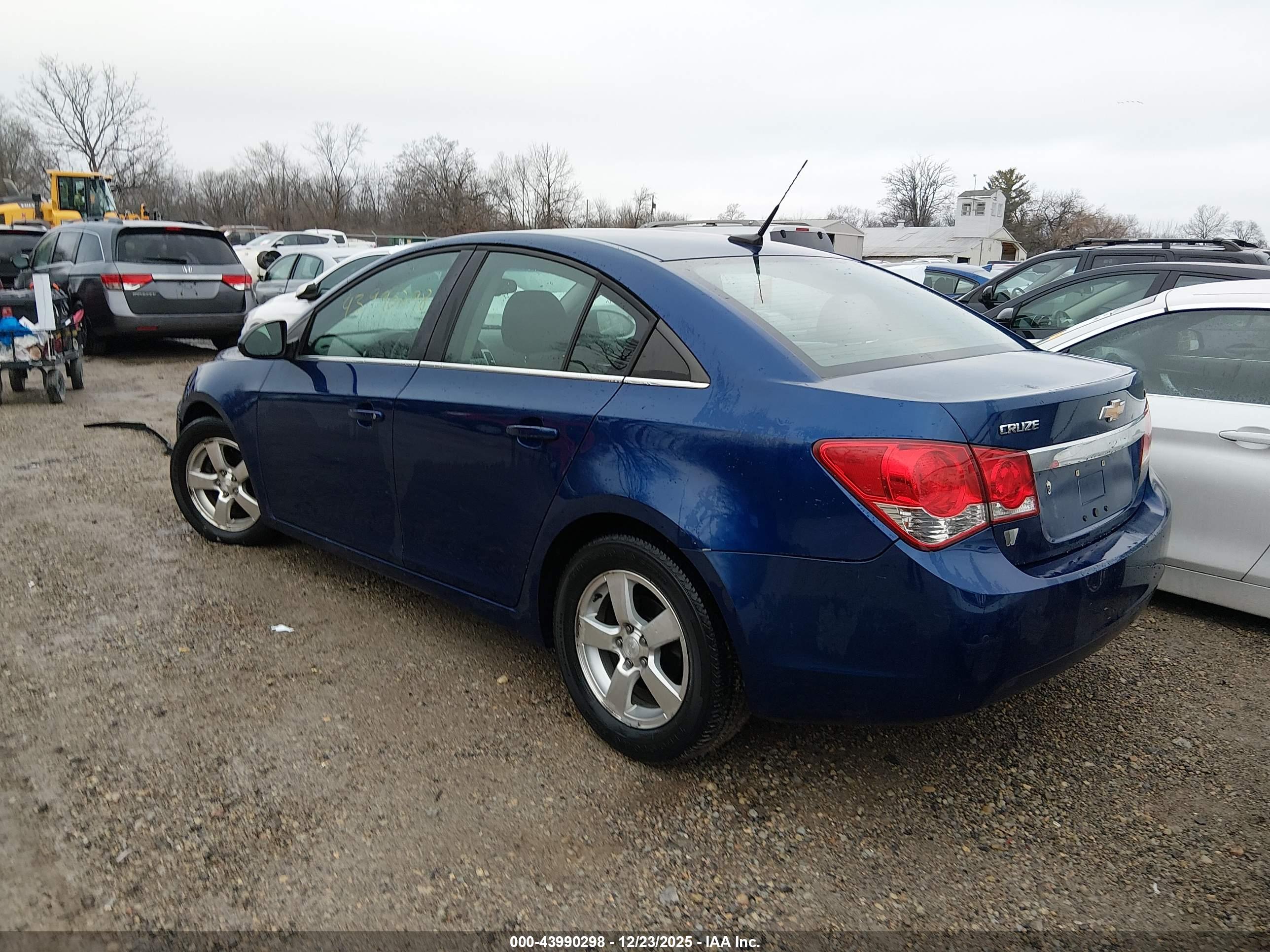 CHEVROLET CRUZE image 3