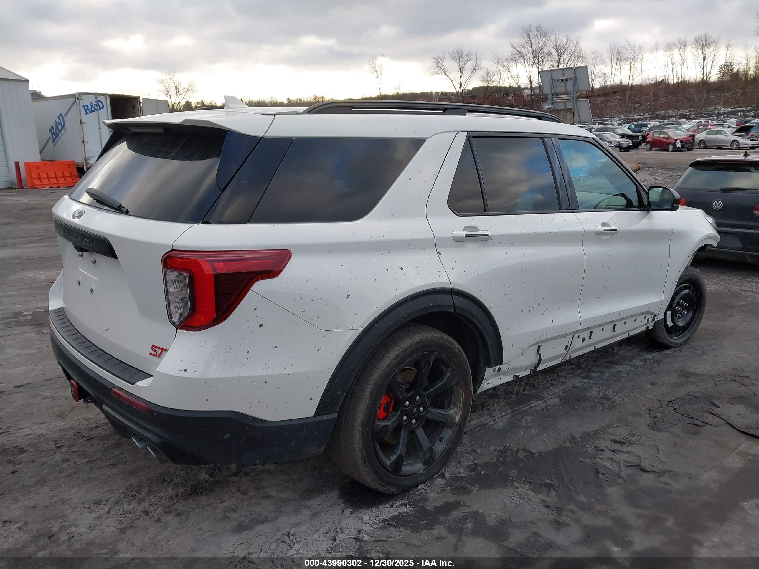 FORD EXPLORER image 4