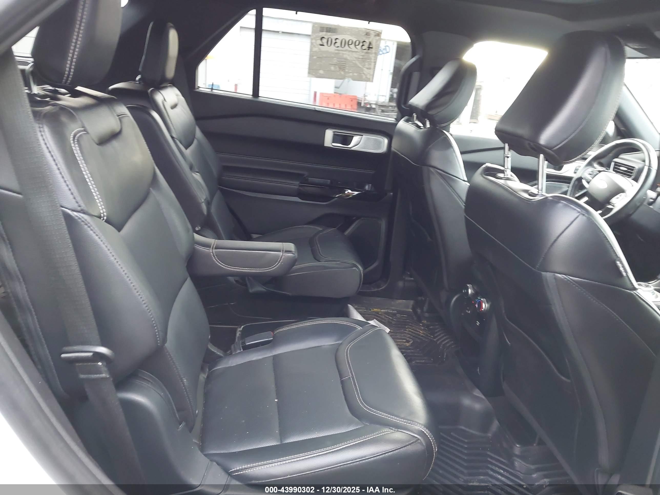 FORD EXPLORER image 8
