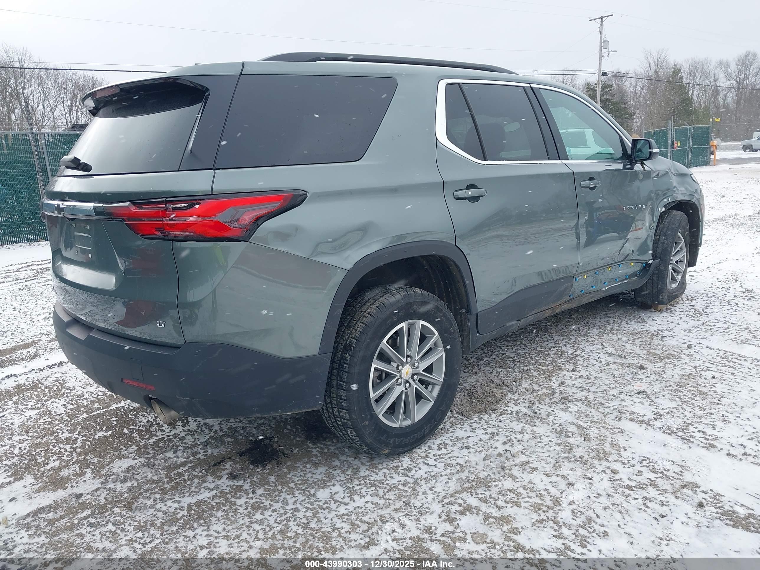 CHEVROLET TRAVERSE image 4