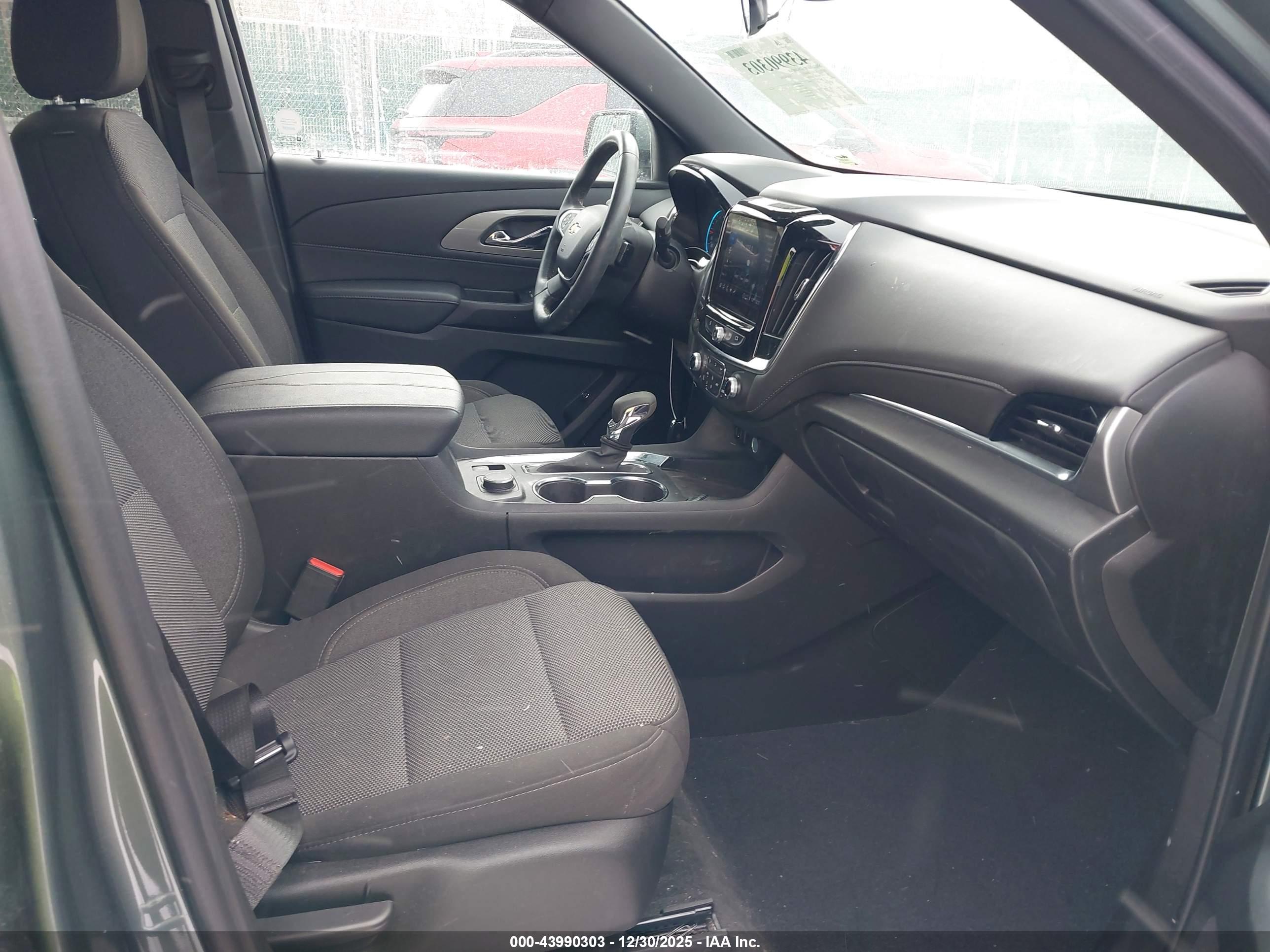 CHEVROLET TRAVERSE image 5