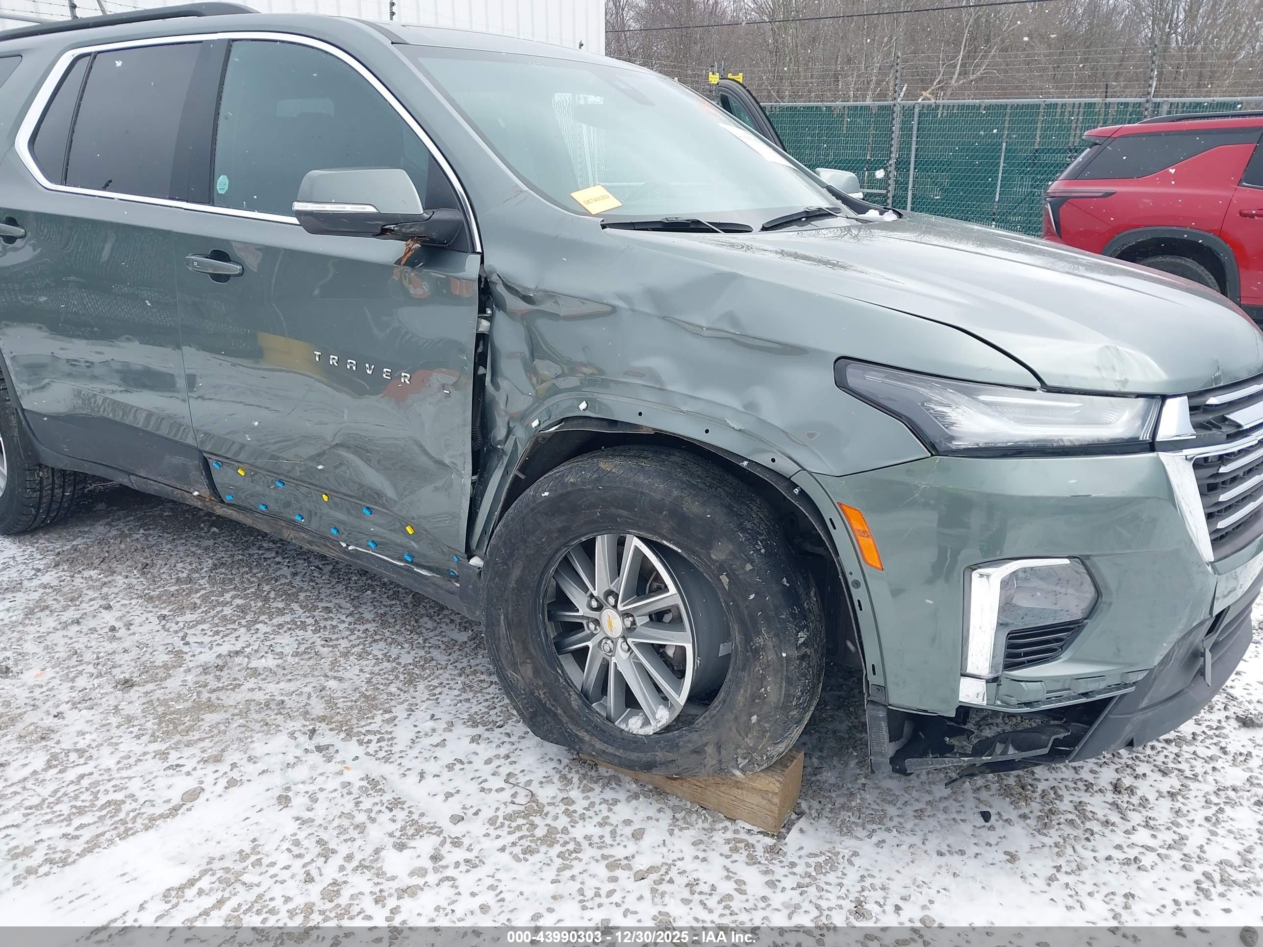 CHEVROLET TRAVERSE image 6
