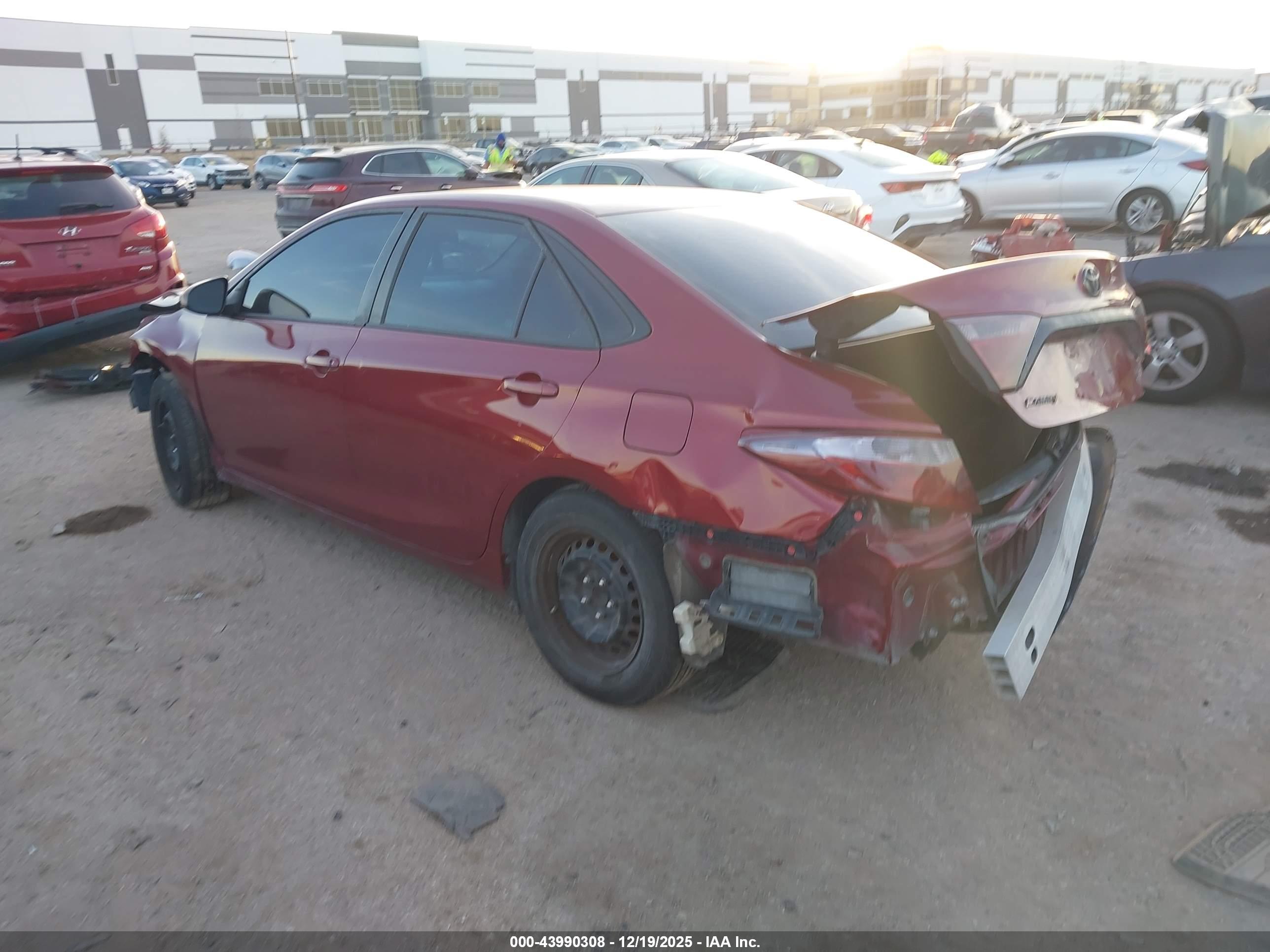 TOYOTA CAMRY image 3