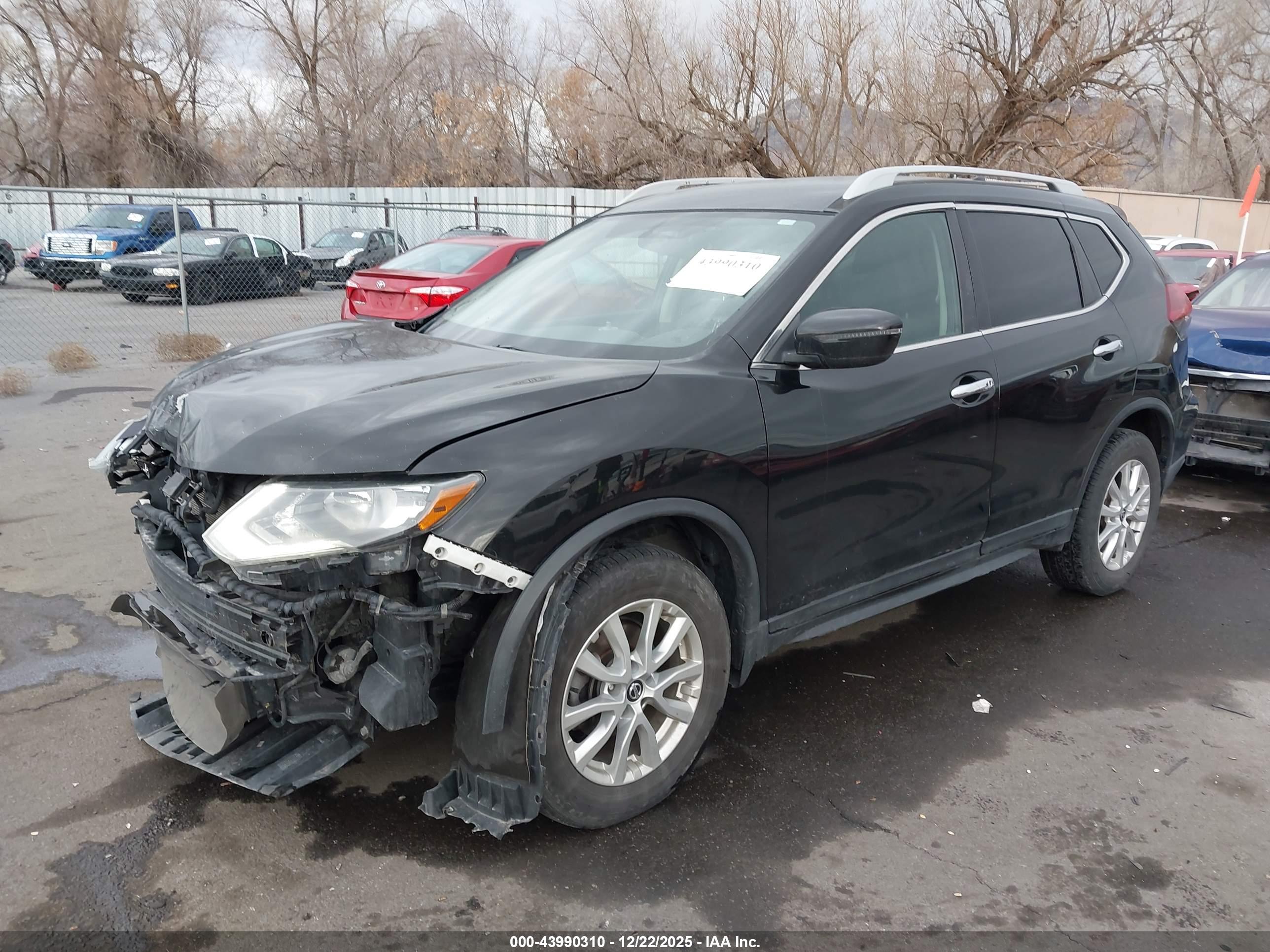NISSAN ROGUE image 2