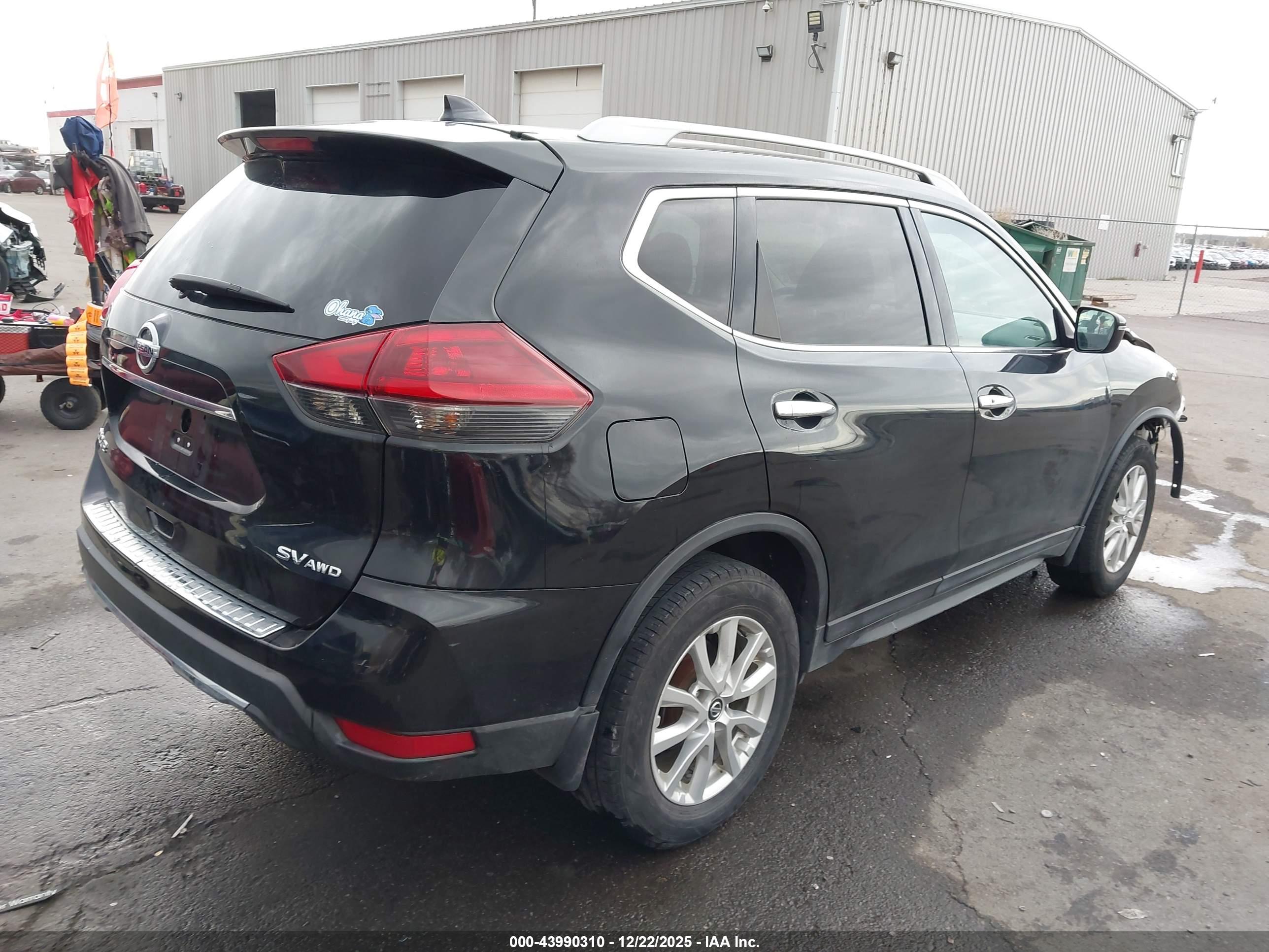 NISSAN ROGUE image 4
