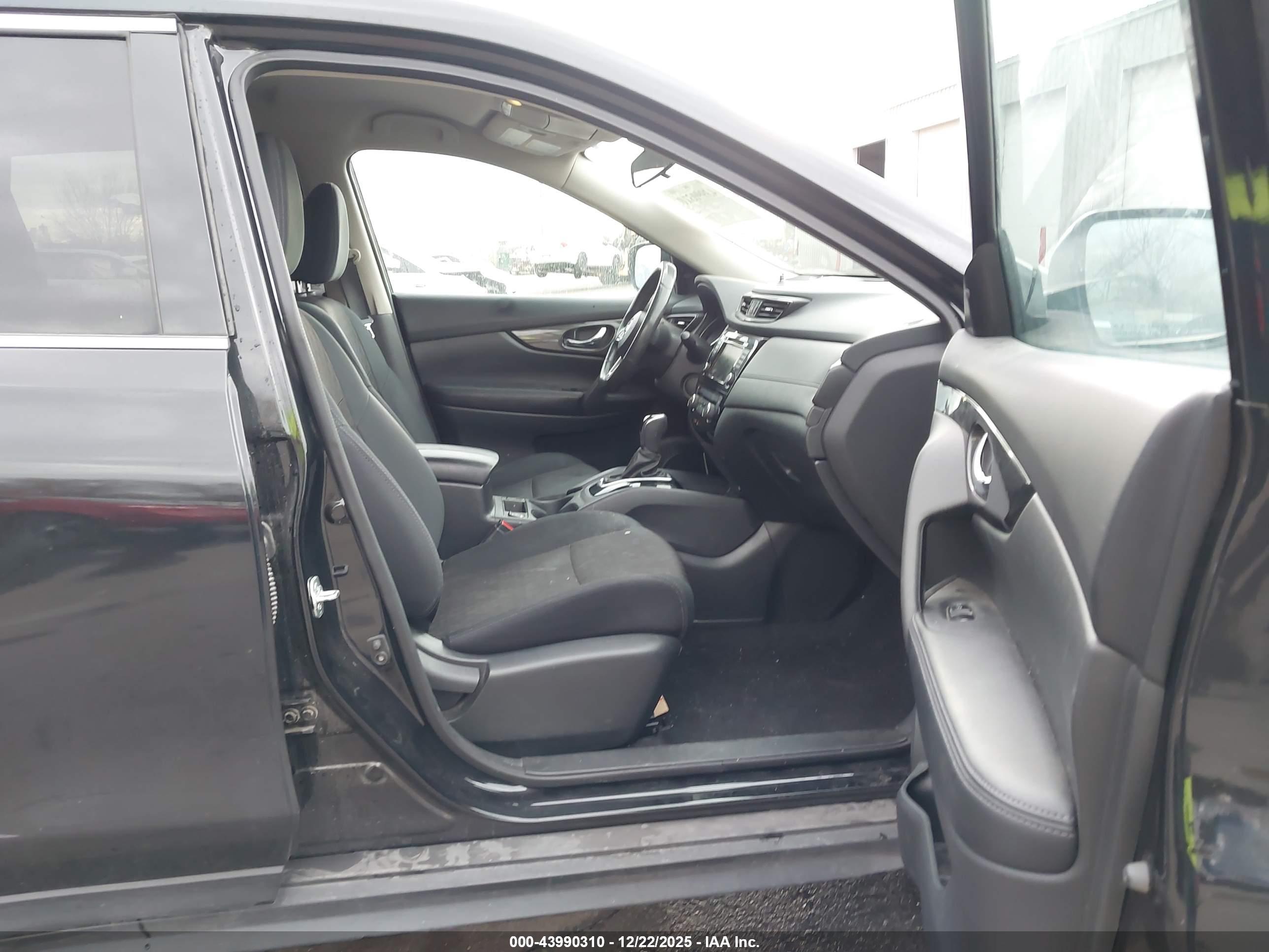 NISSAN ROGUE image 5