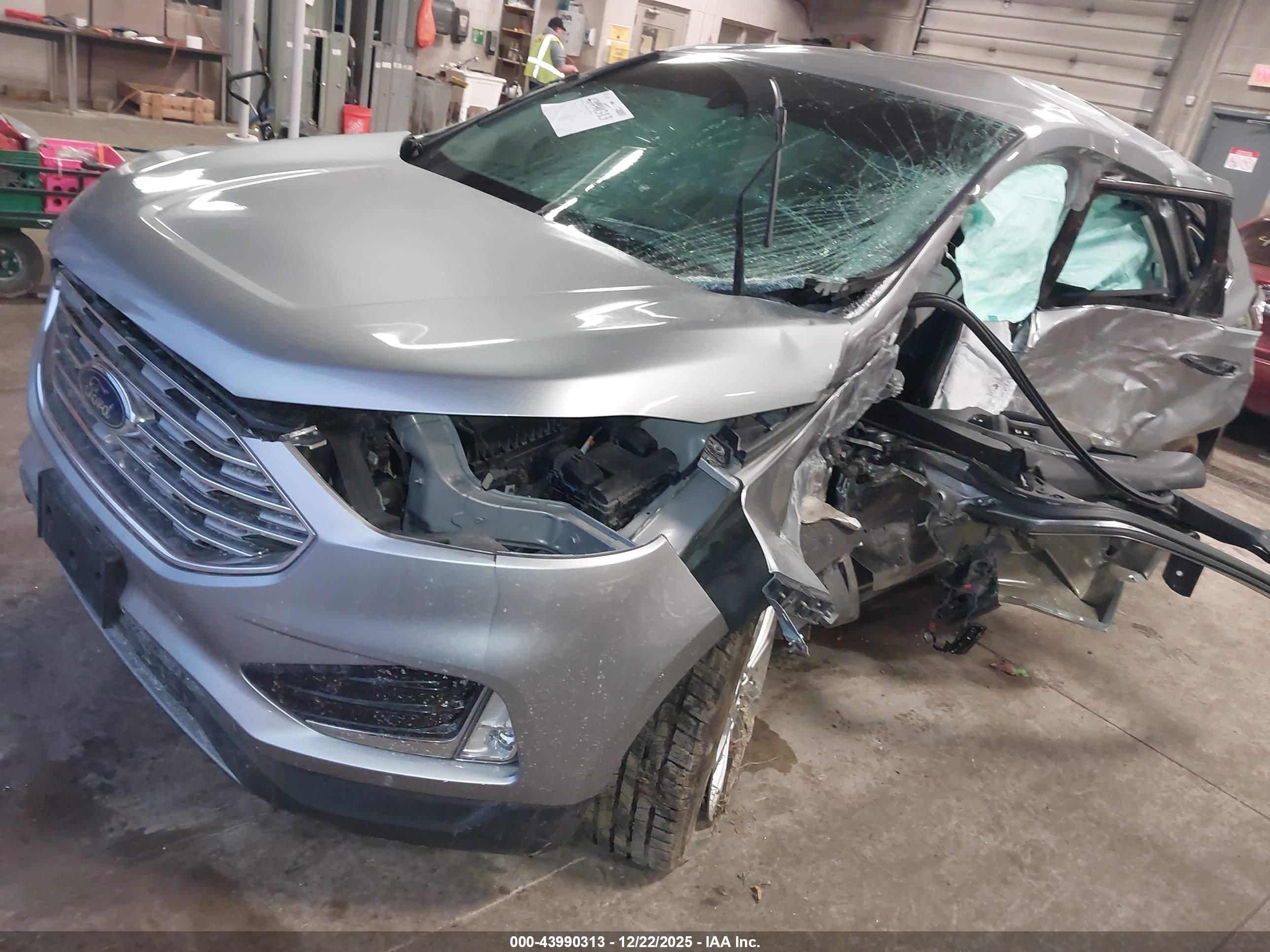 FORD EDGE image 2