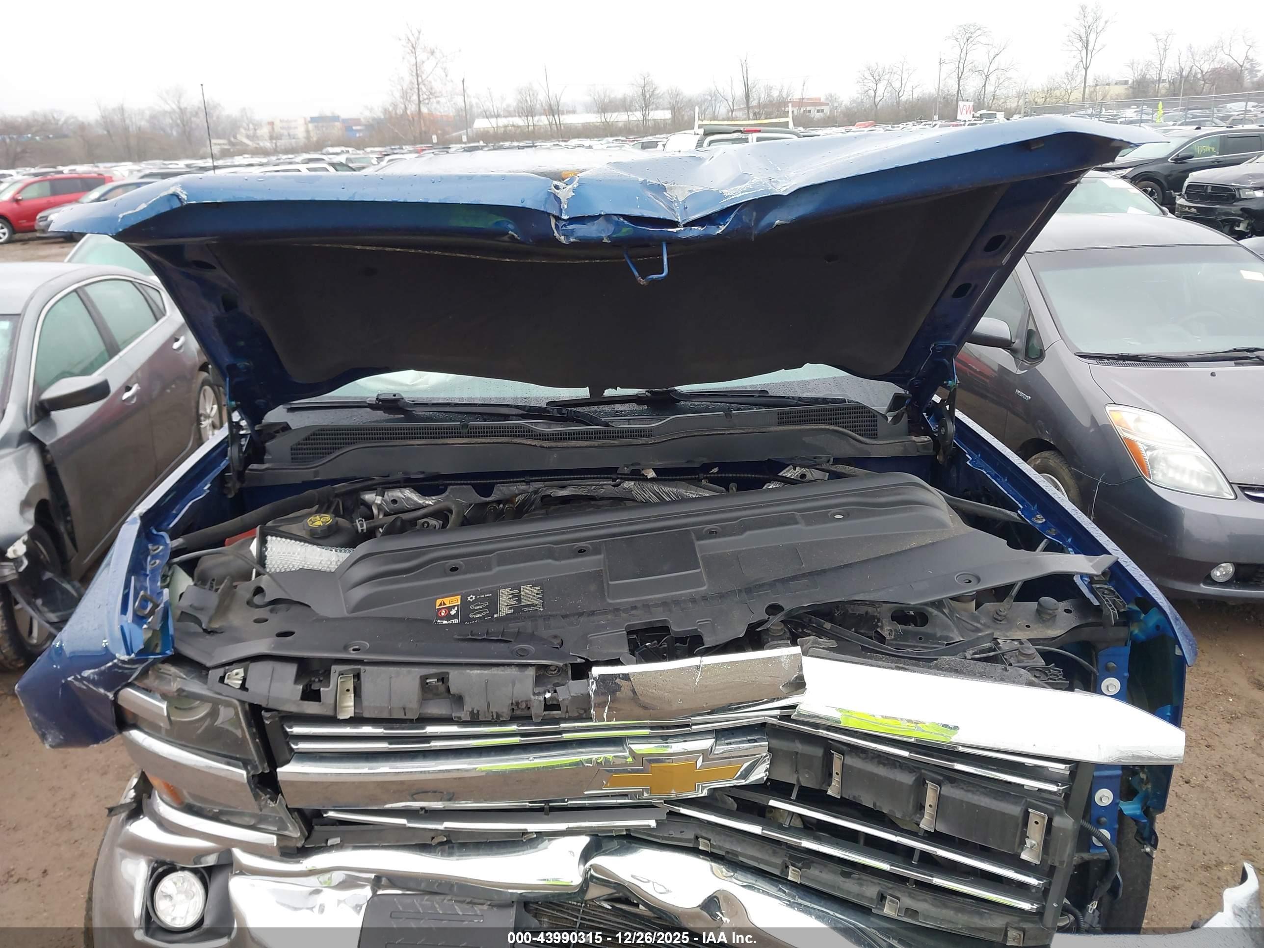 CHEVROLET SILVERADO image 10