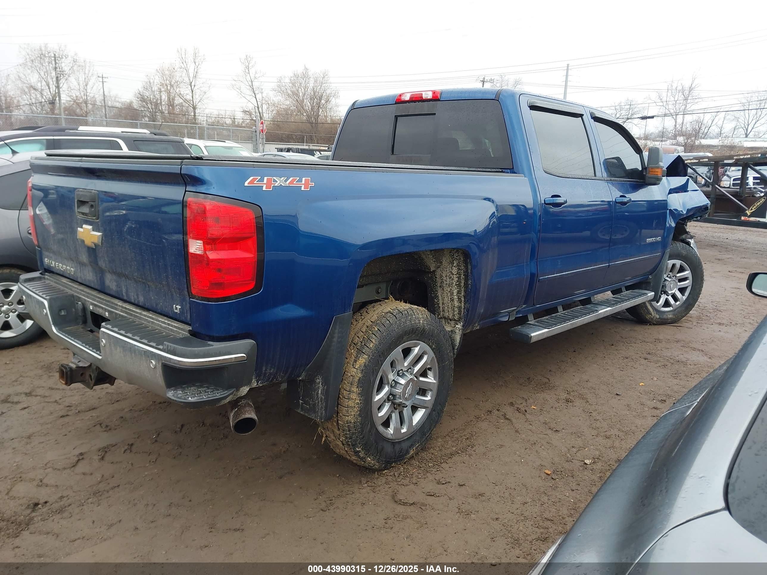 CHEVROLET SILVERADO image 4