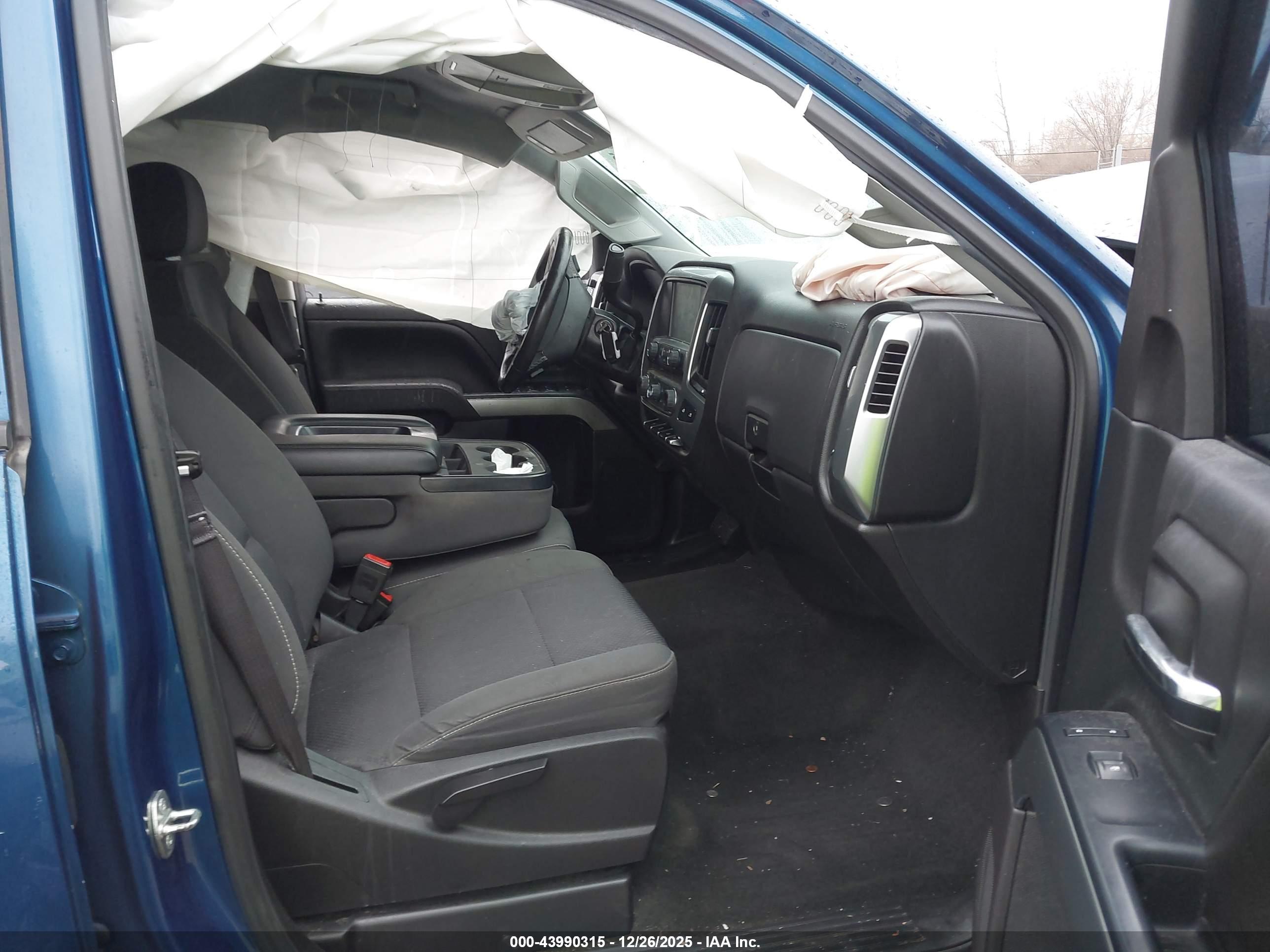 CHEVROLET SILVERADO image 5