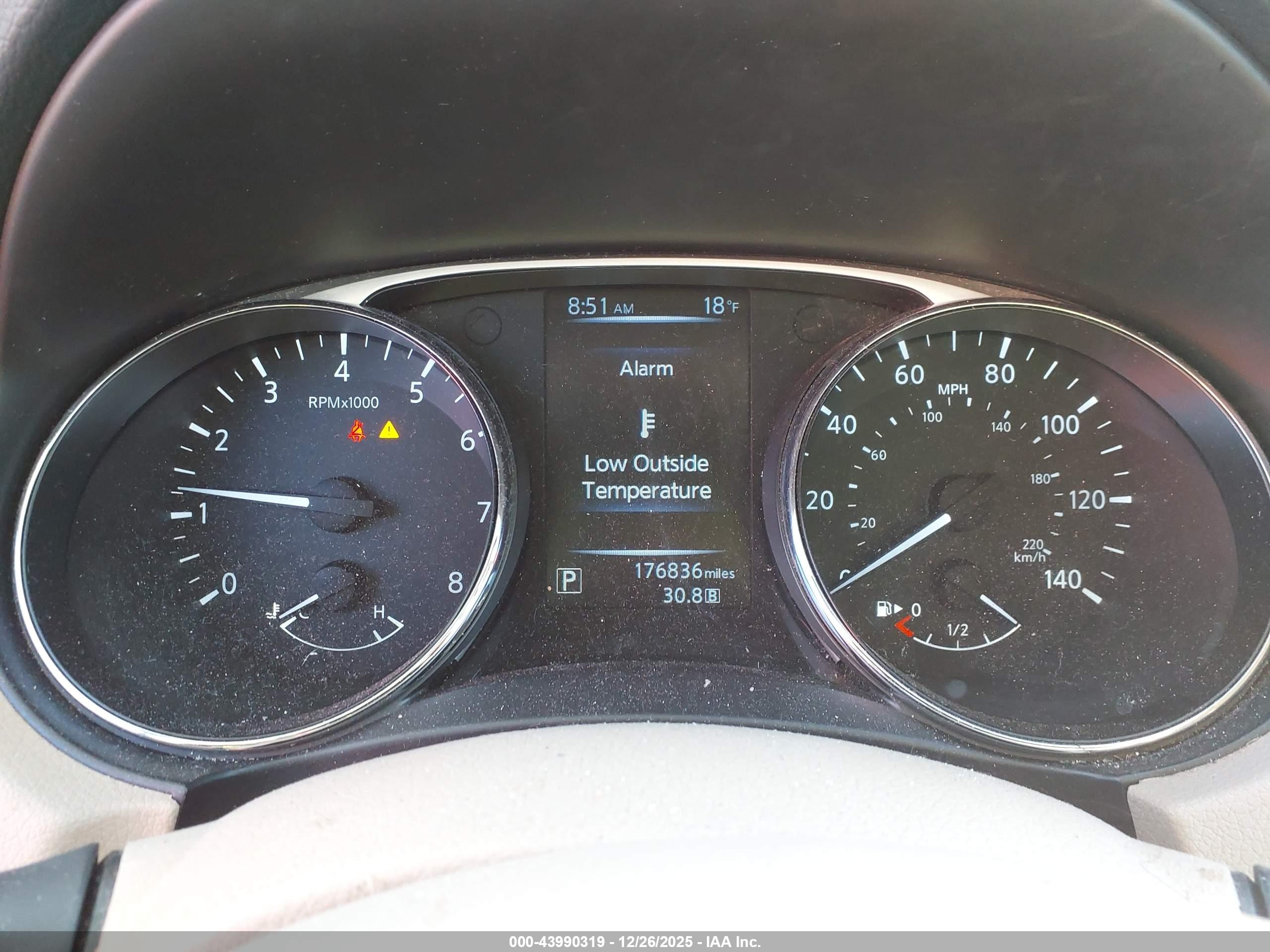 NISSAN ROGUE image 7