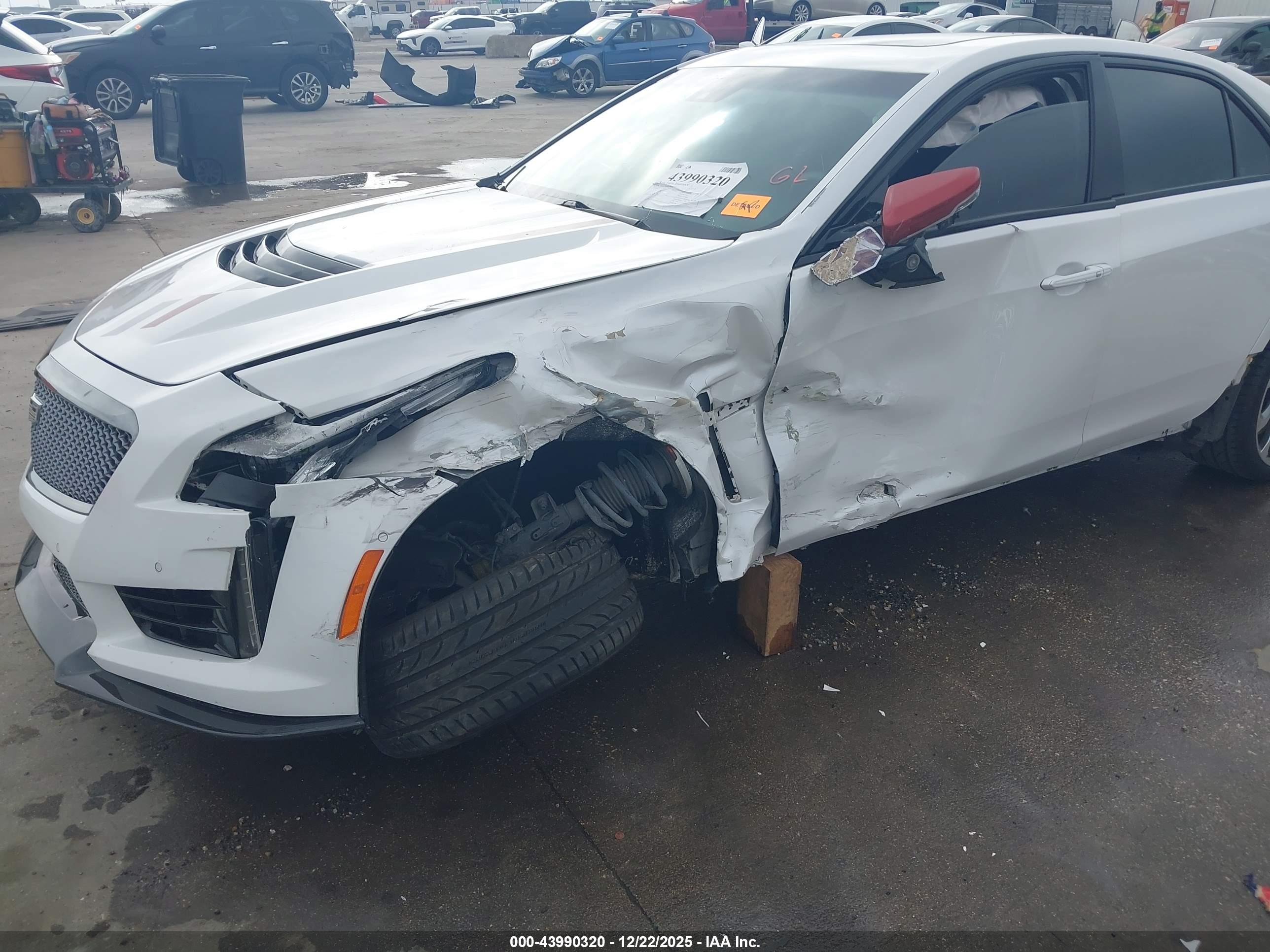 CADILLAC CTS-V image 6