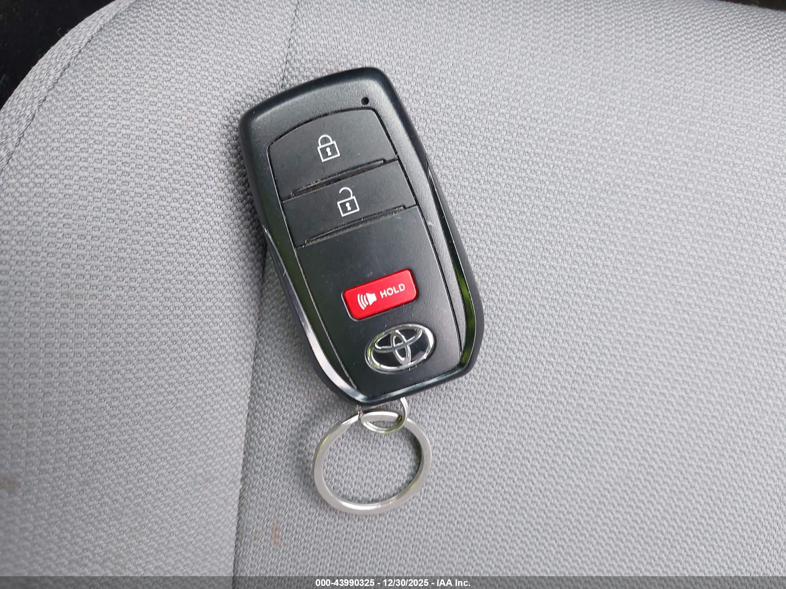 TOYOTA COROLLA image 11