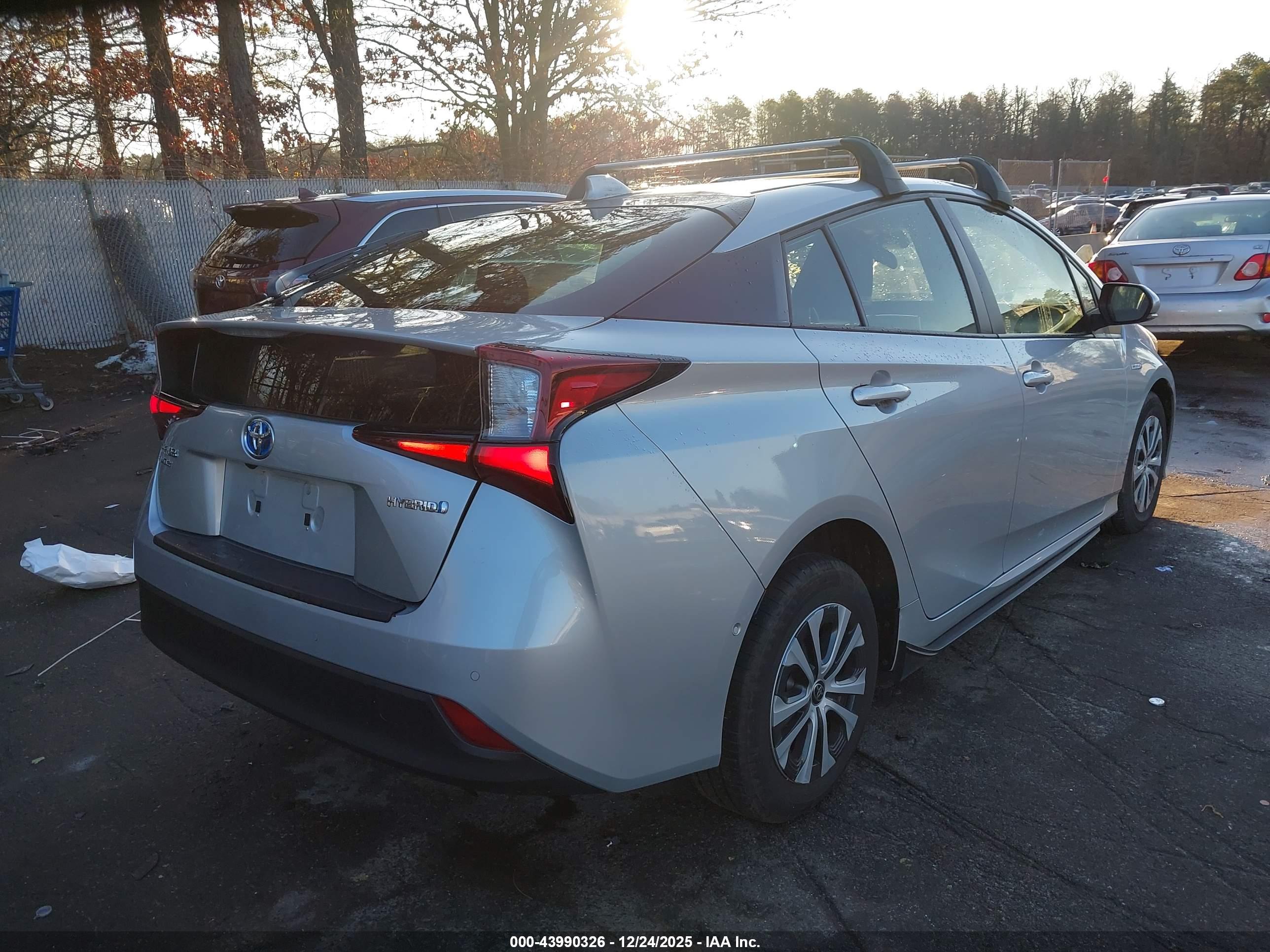 TOYOTA PRIUS image 4