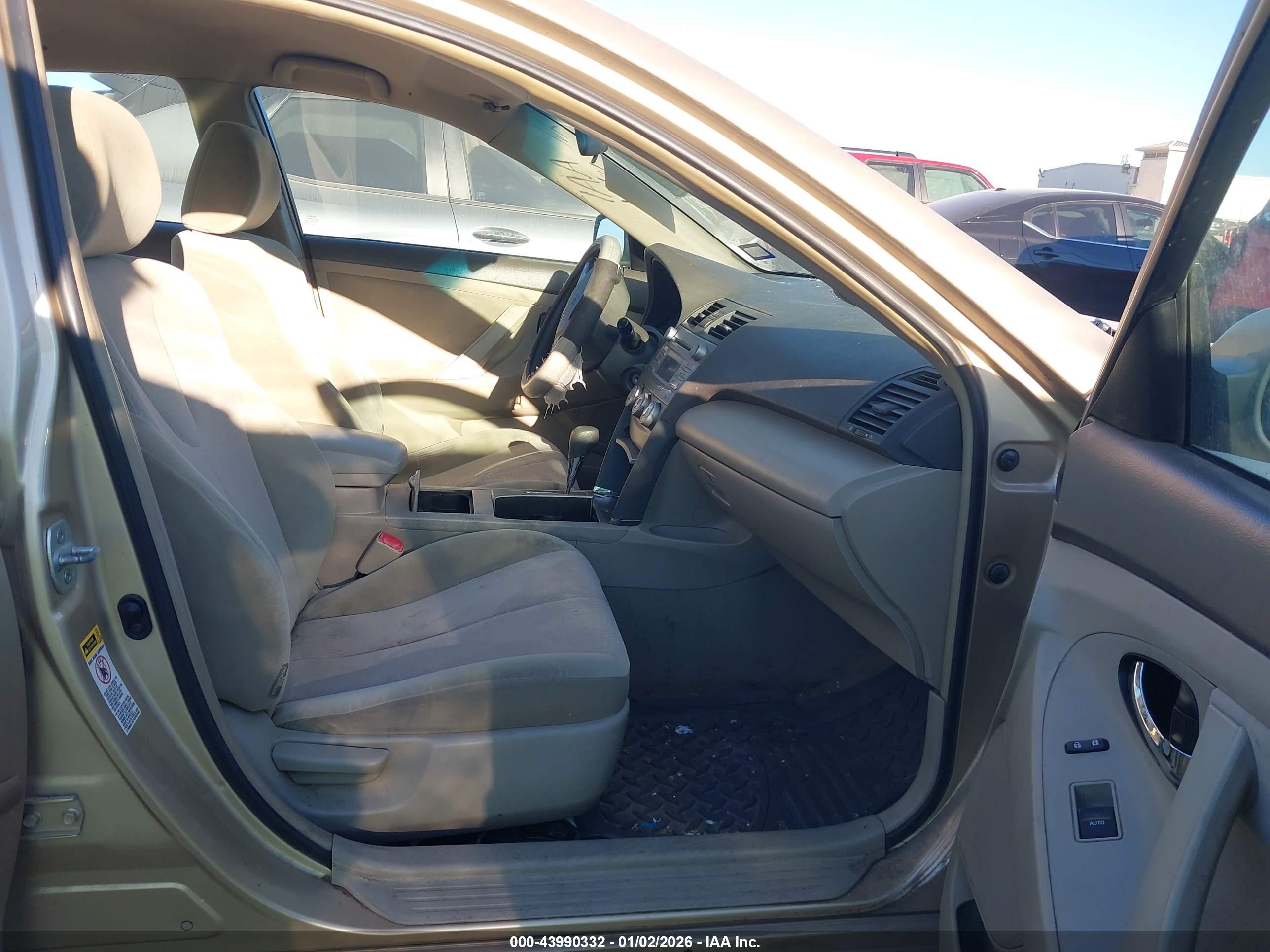 TOYOTA CAMRY image 5