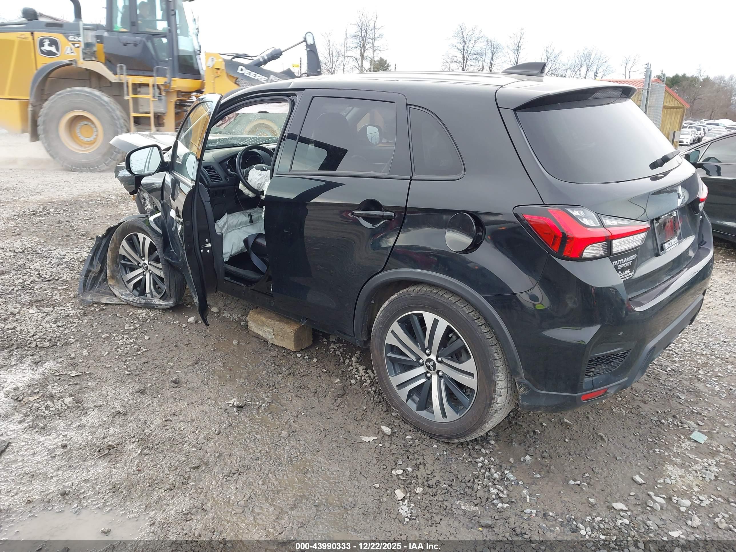 MITSUBISHI OUTLANDER image 3