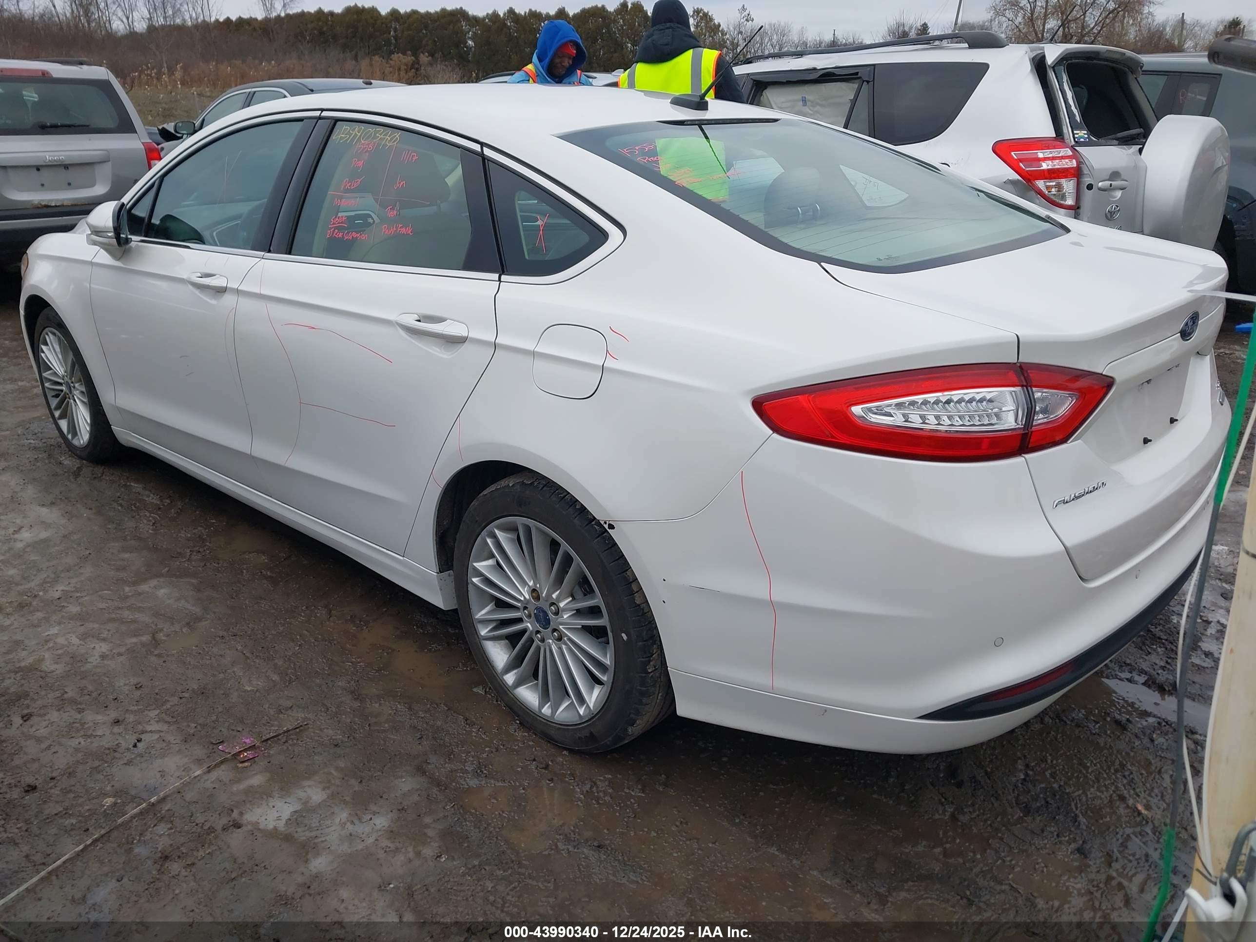 FORD FUSION image 3